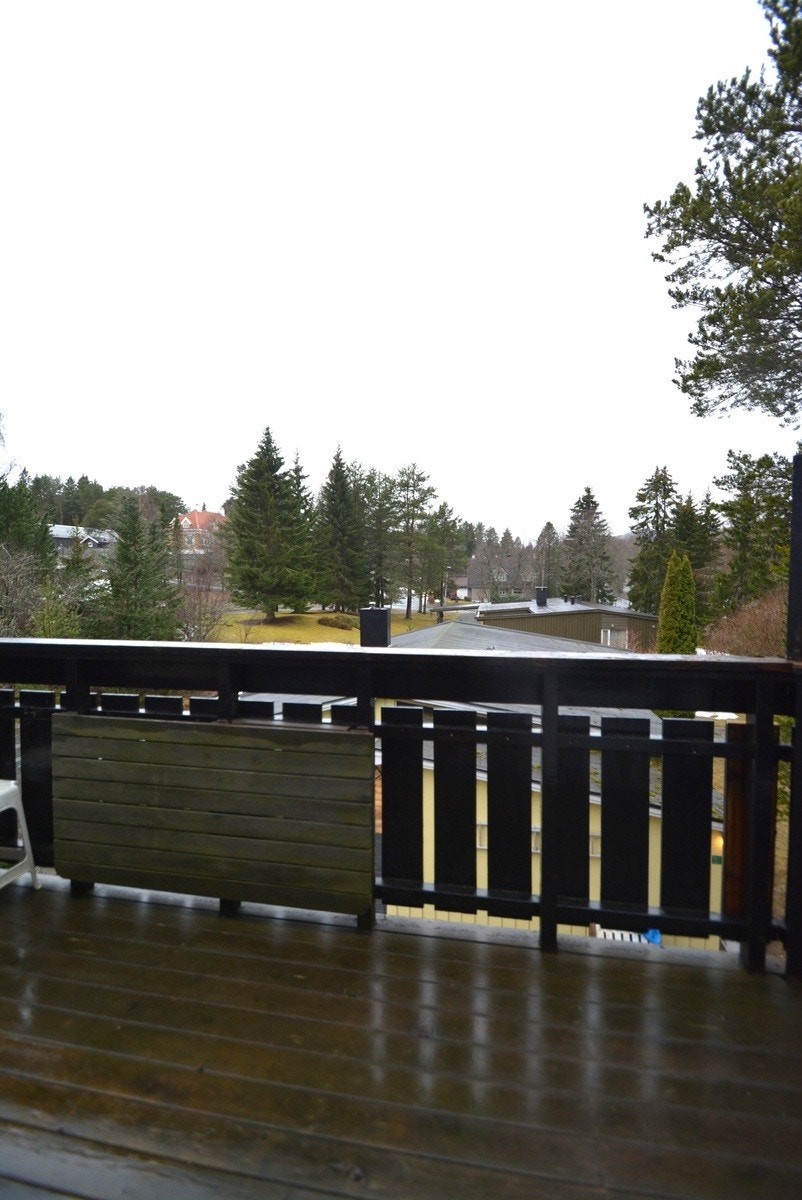 Balkongen er vendt mot vest, noe som gir gode solforhold. Galleribilde