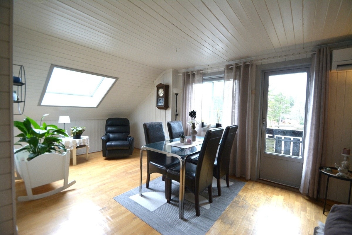 Stuen er romslig med sine 22 kvm. Galleribilde