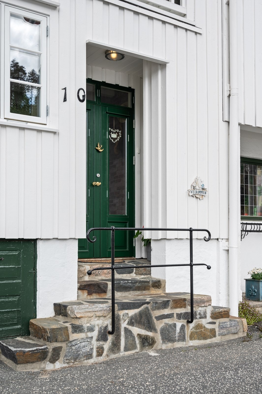 Huset er trolig opprinnelig fra ca. 1850, men fremstår som velholdt og er de senere årene påusset opp, så det holder god standard. Galleribilde