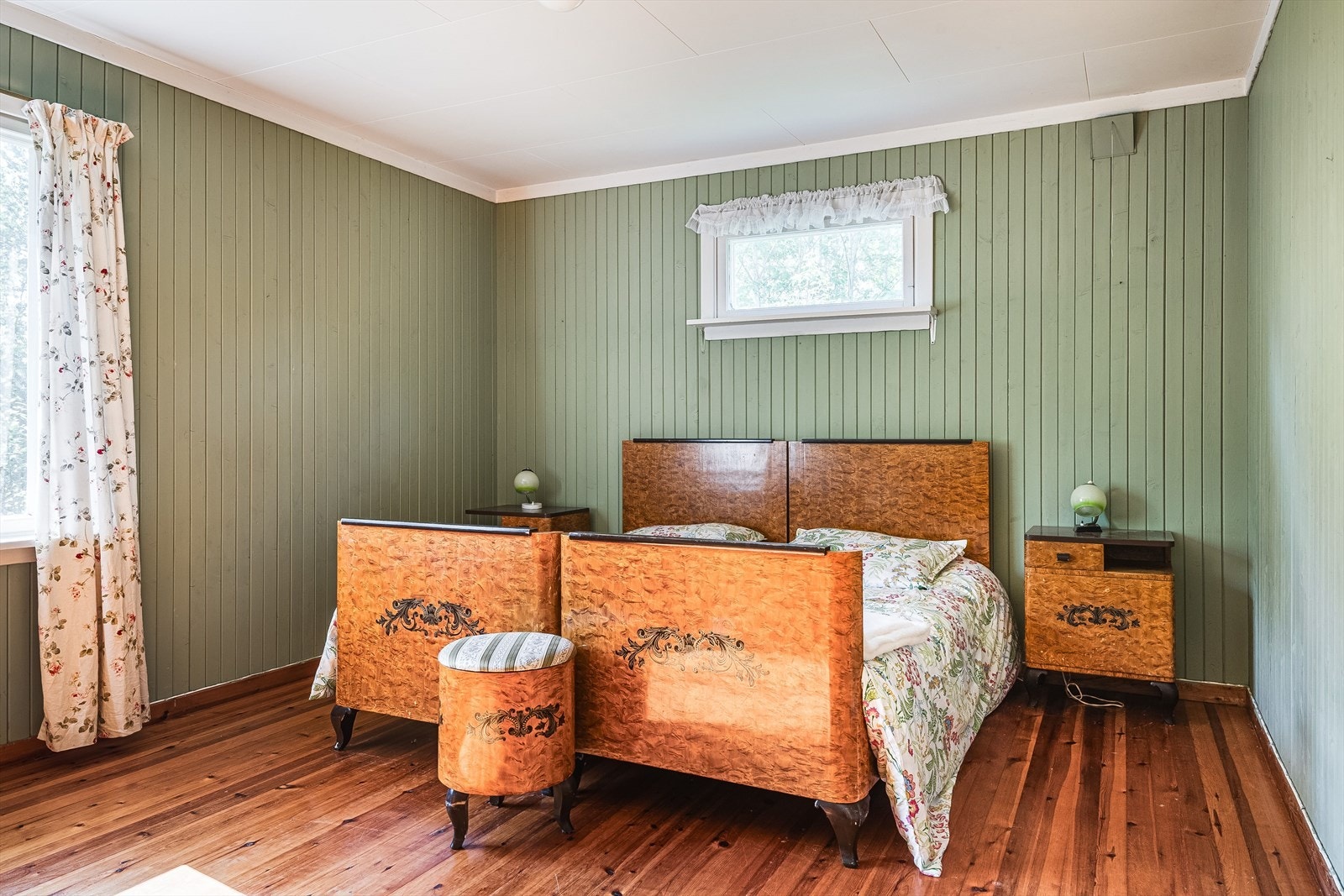 Stort, lyst og koselig soverom i 1. etasje. Galleribilde