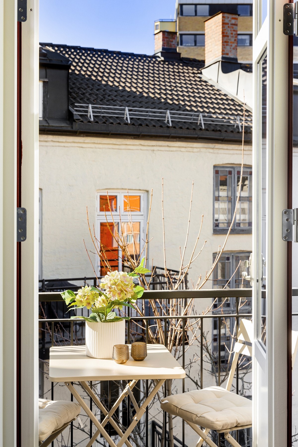 Balkongen er nybygget i 2025 av velrennomerte BalkongTeam AS. Galleribilde