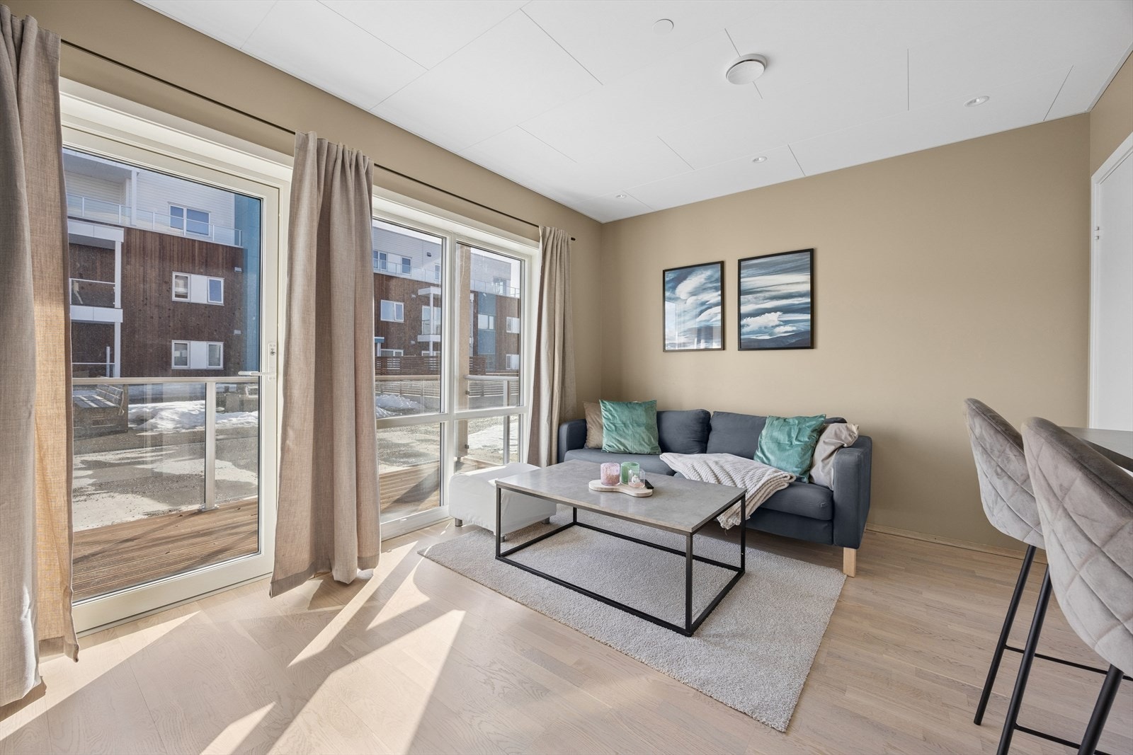 Velkommen til Elvekanten 16, presentert av Johan Aslak Somby for DNB Eiendom. Galleribilde