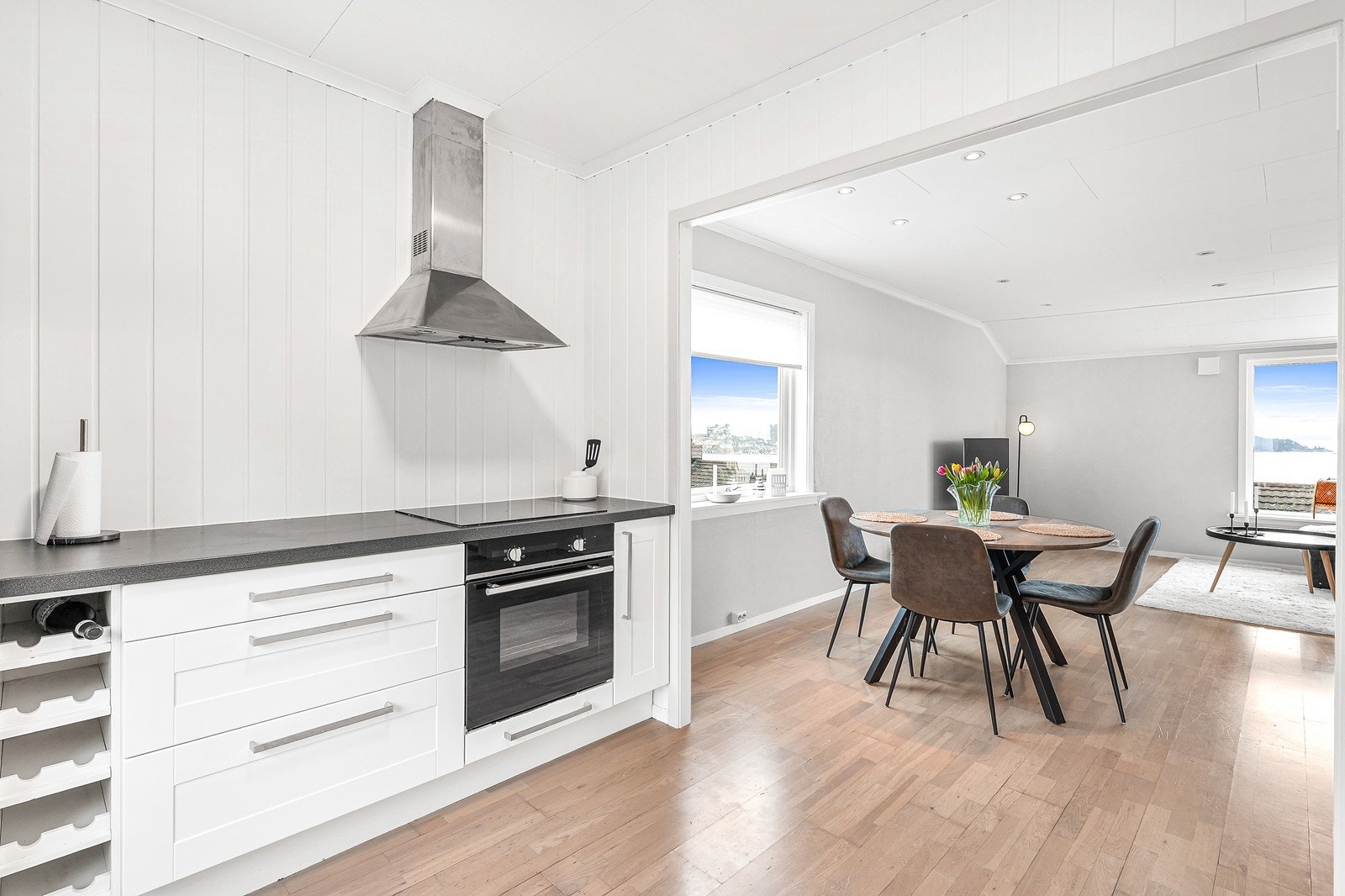 Et åpent og innbydende oppholdsrom. Galleribilde