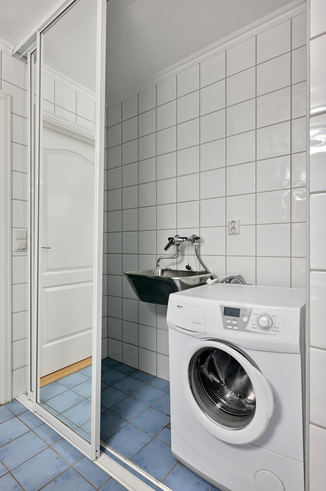 Skyllekum og opplegg for vaskemaskin Galleribilde