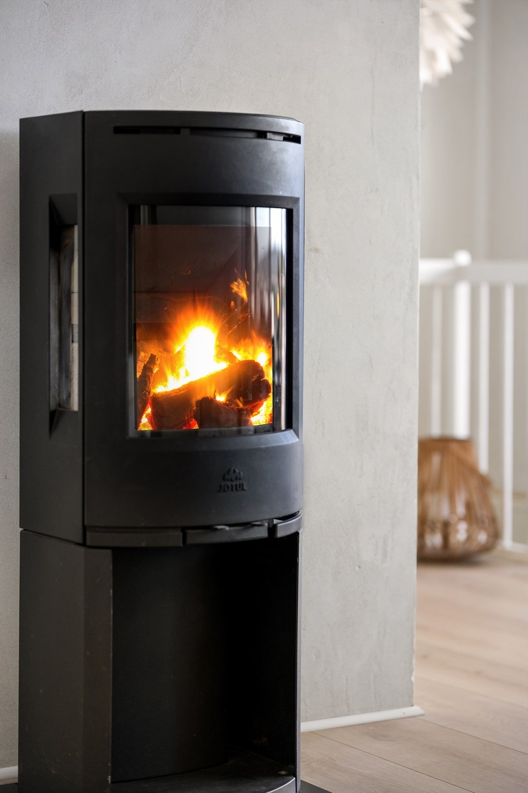 Jøtul vedovn fra 2019 produsert på Kråkerøy - oppriktig kortreist. Galleribilde