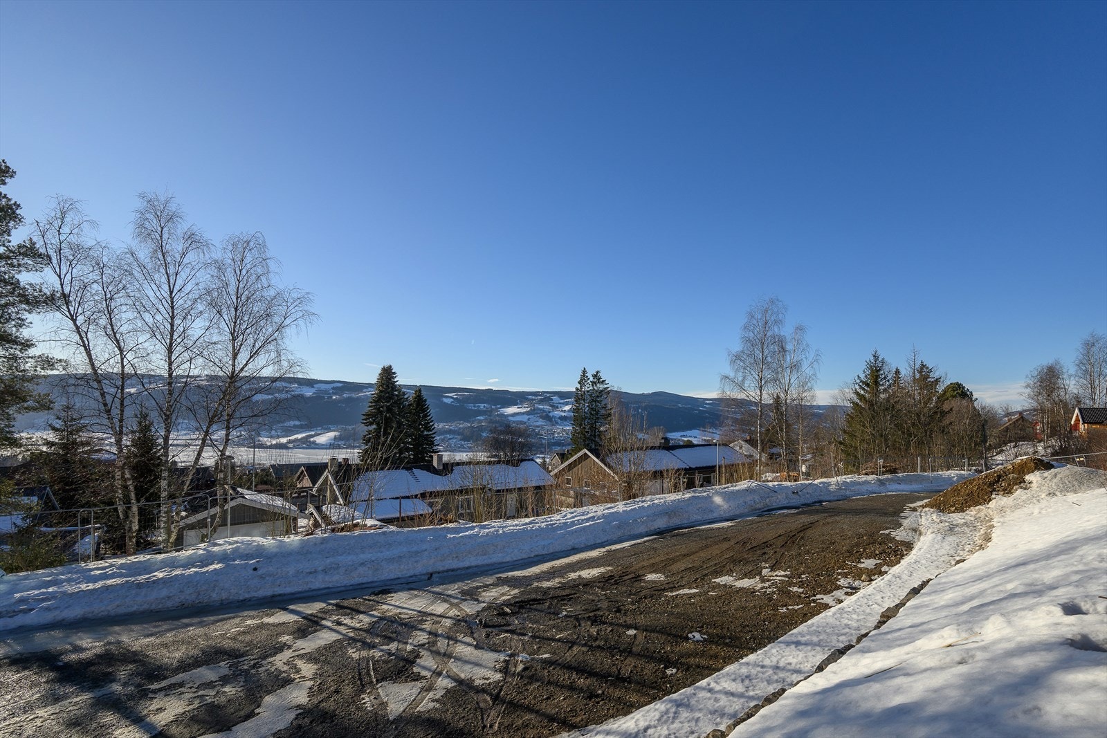 Fra den vestvendte eiendommen har man en stor utsiktsradius Galleribilde