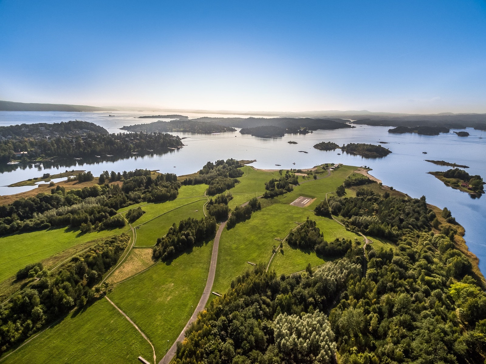 Storøya er et fantastisk område med badestrand og friluftsarealer til glede for store og små. Galleribilde