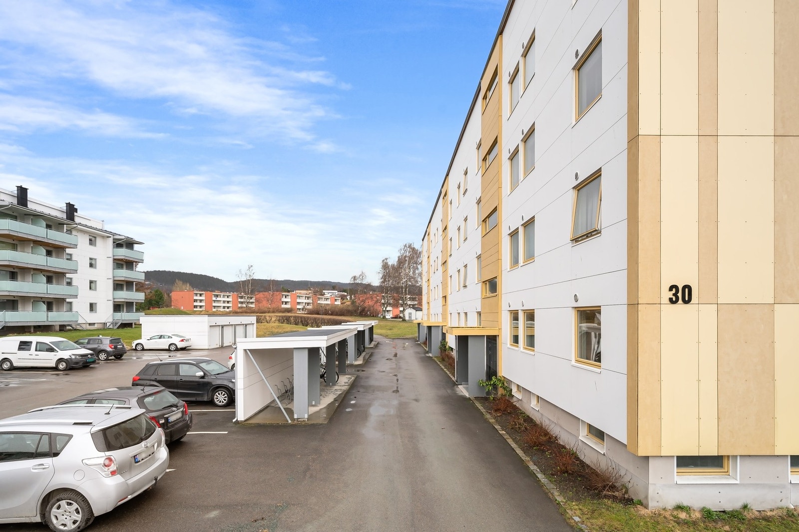Det er muligheter for å leie parkeringsplass for beboere i borettslaget Galleribilde