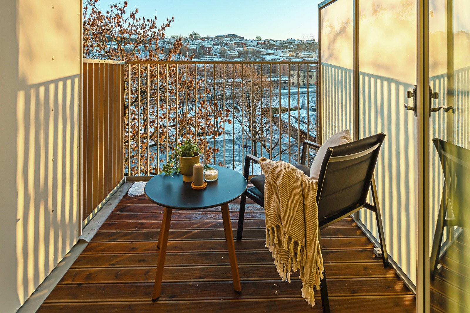 Her kan morgenkaffen nytes mens man nyter utsikten. Galleribilde