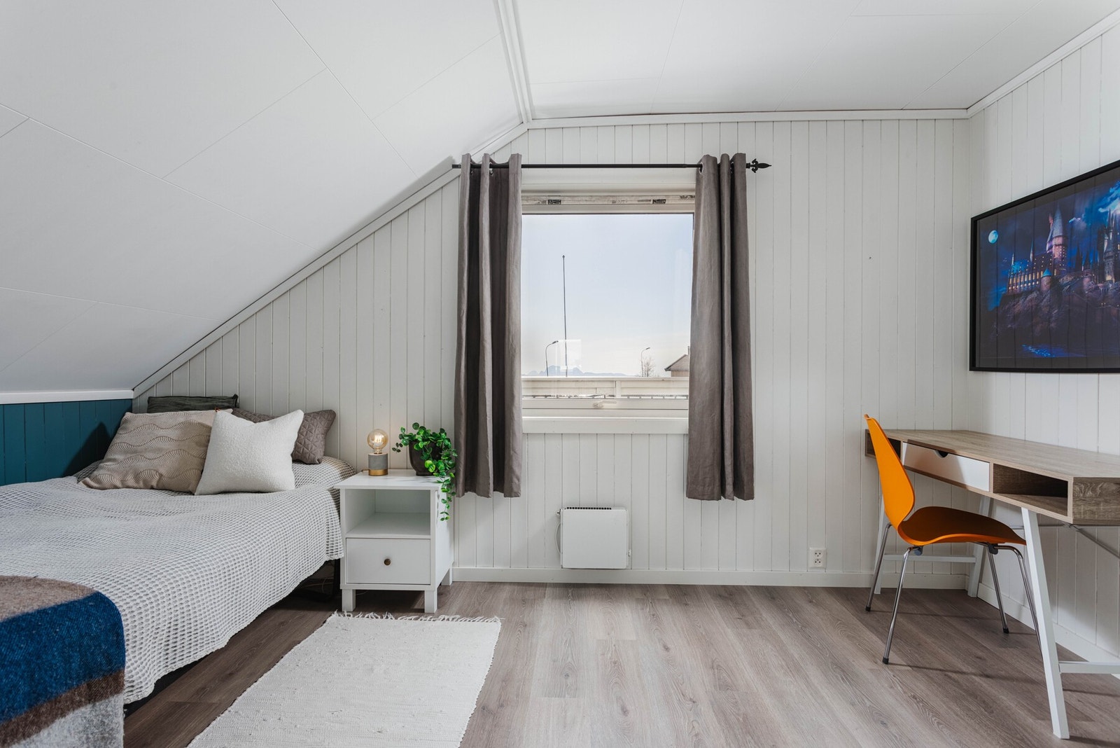 Soverommet passer ypperlig som gjesterom eller barnerom Galleribilde