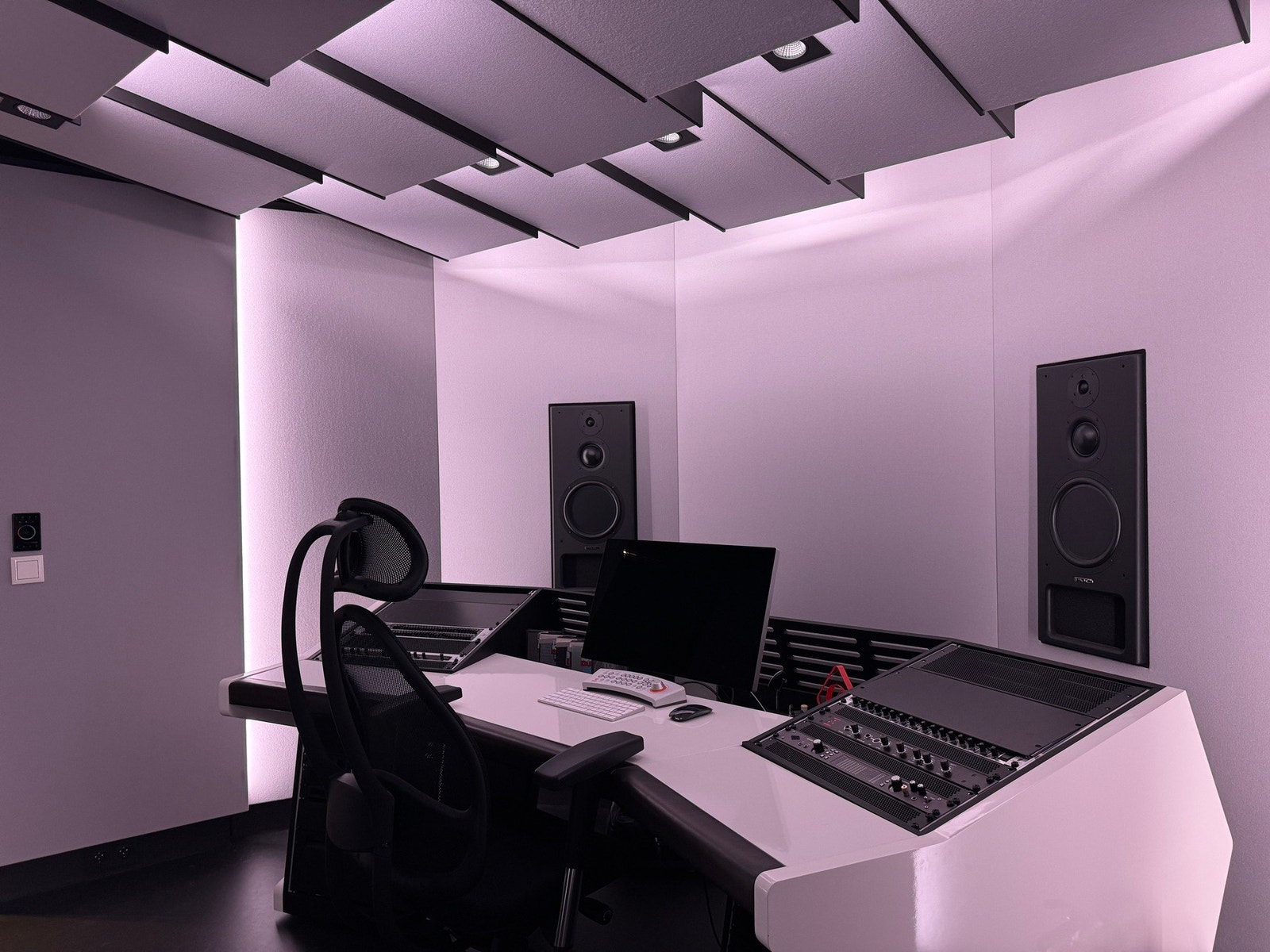 Studioet ligger i tilknytning til bod og bad, og kan omdisponeres til en stor mastersuite om ønskelig. Galleribilde