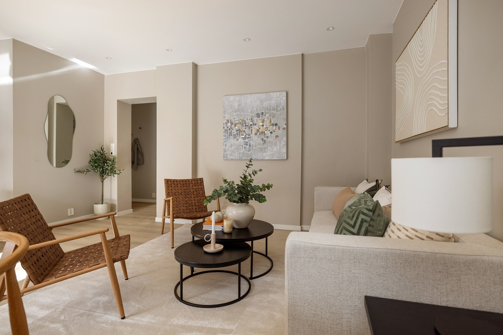 Det er gulvvarme i alle rom i leiligheten samt meget god takhøyde. Galleribilde