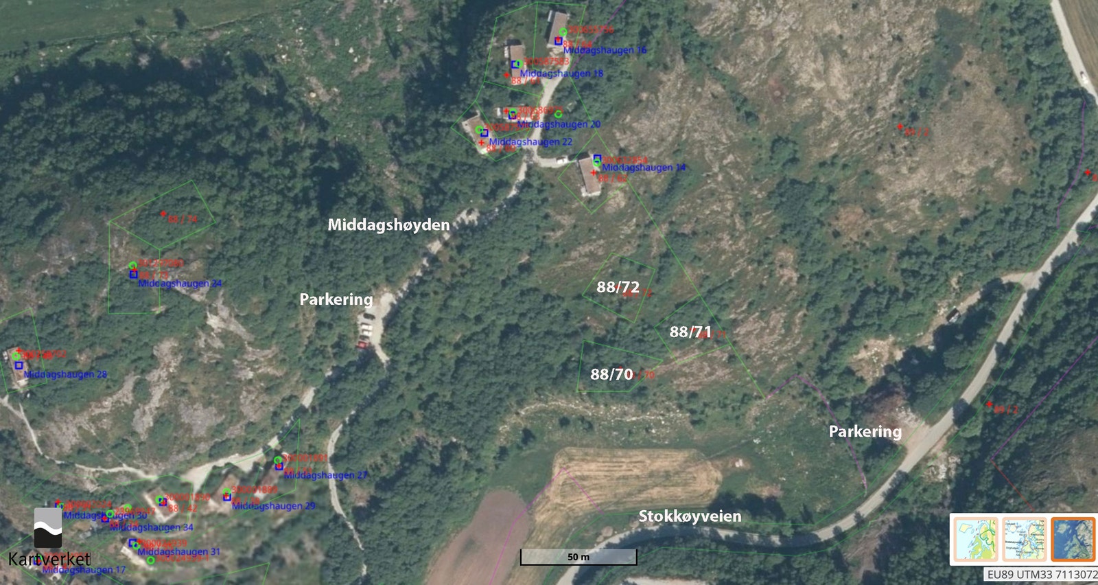 Tomtene 88/70, 88/71 og 88/72 ligger alle i nærheten av Hosnasanden med Strandbaren og småbåthavna i Svenningsand Galleribilde