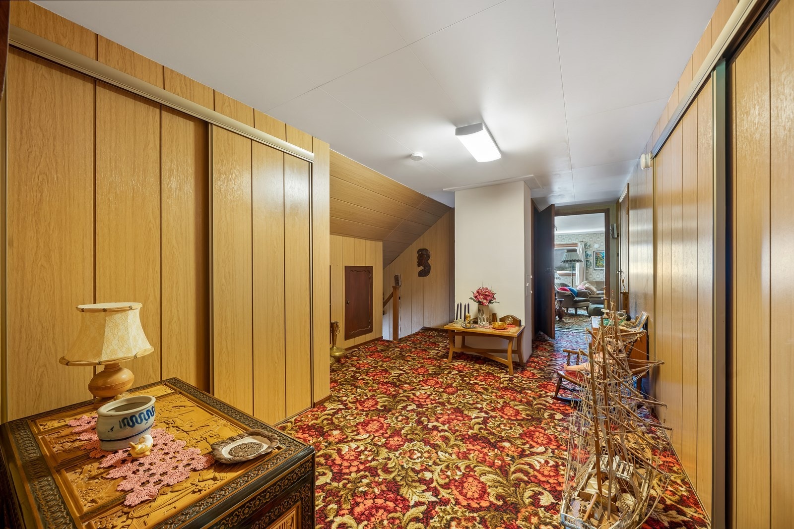 Vid gang med lagringsplass på loftet. Galleribilde