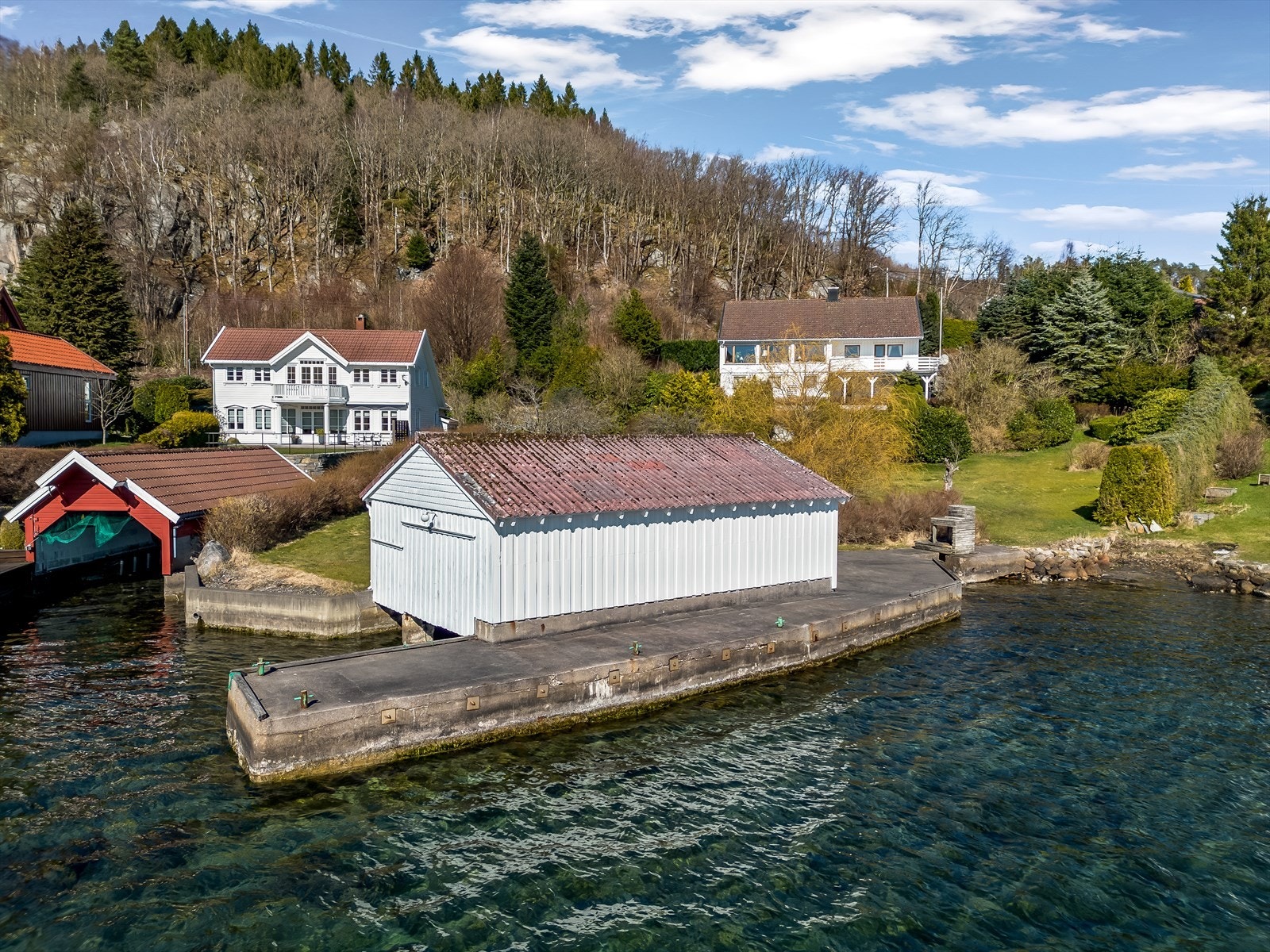 Eiendomsmegler MNEF Anita Cecilie Gabrielsen ønsker velkommen til Svenevigsveien 88! Galleribilde