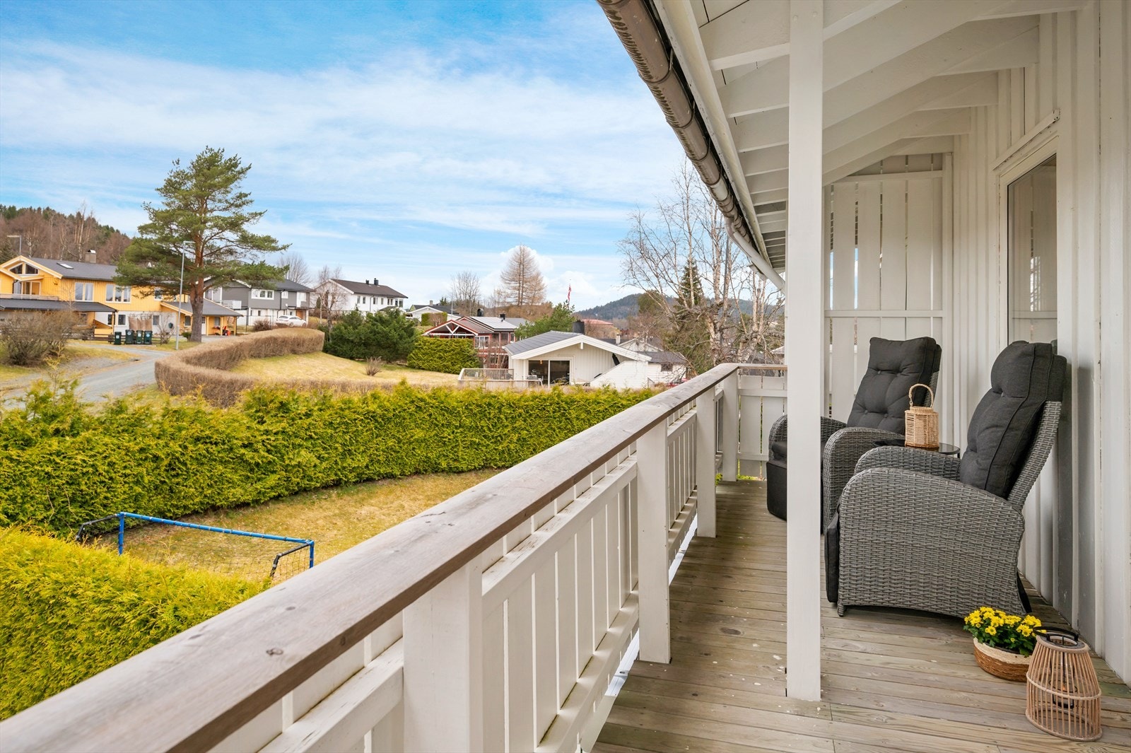 Vindu og dør mot balkong i boligens 2. etasje er byttet i 2023, og vurdert til TG0 av takstmann. Galleribilde