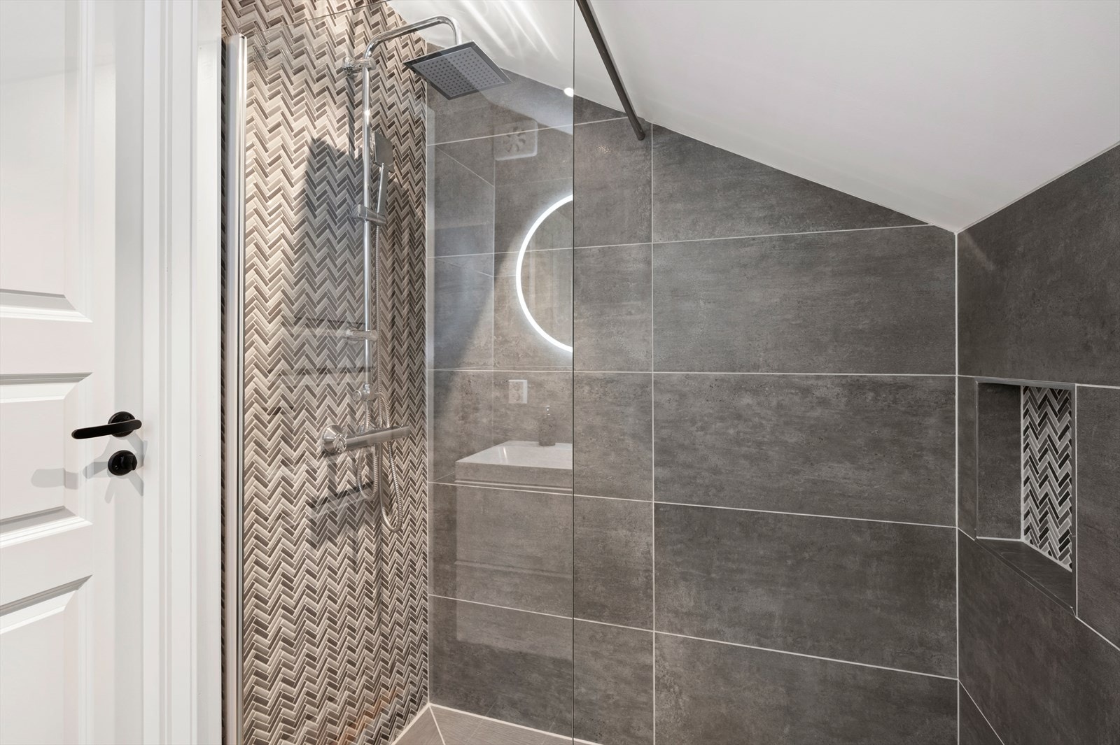 Rommet er i sin helhet vurdert til TG0 av takstmann. Galleribilde