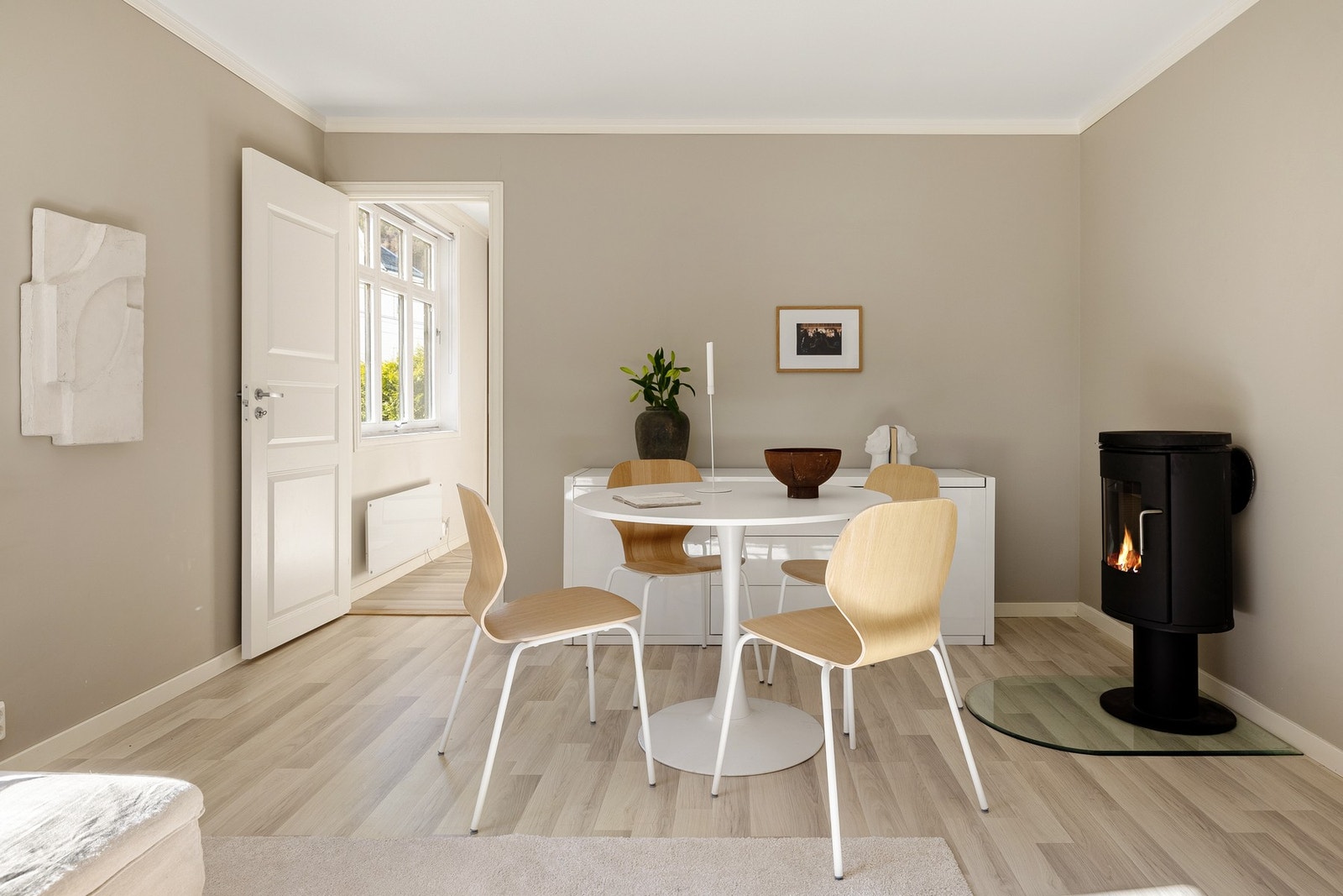 Mulighet for innredning av spisegruppe. Galleribilde