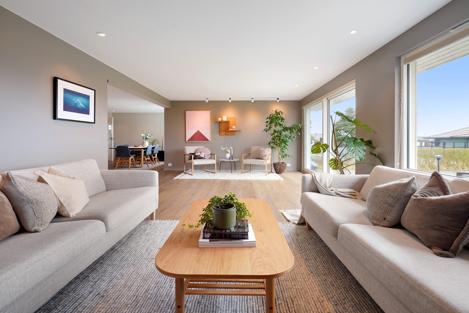 Fra stuen har en utgang til stor terrasse. Galleribilde