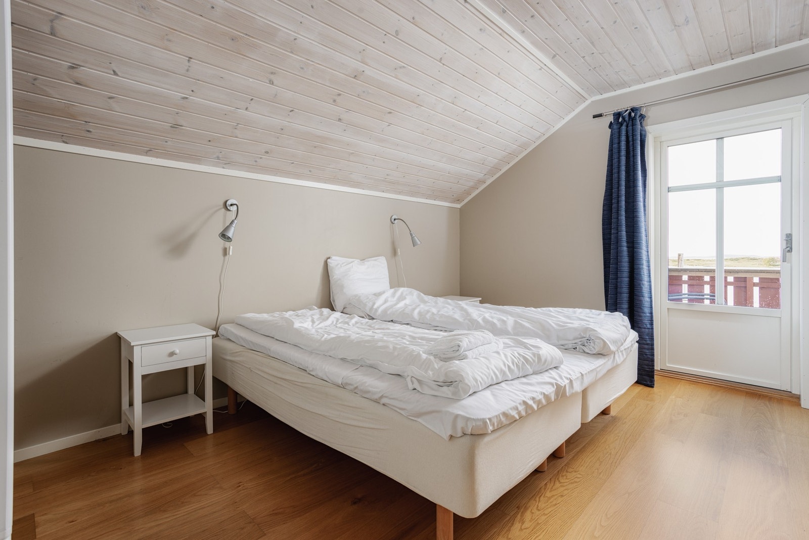 Soverom 3 - Romslig soverom med utgang til balkong Galleribilde