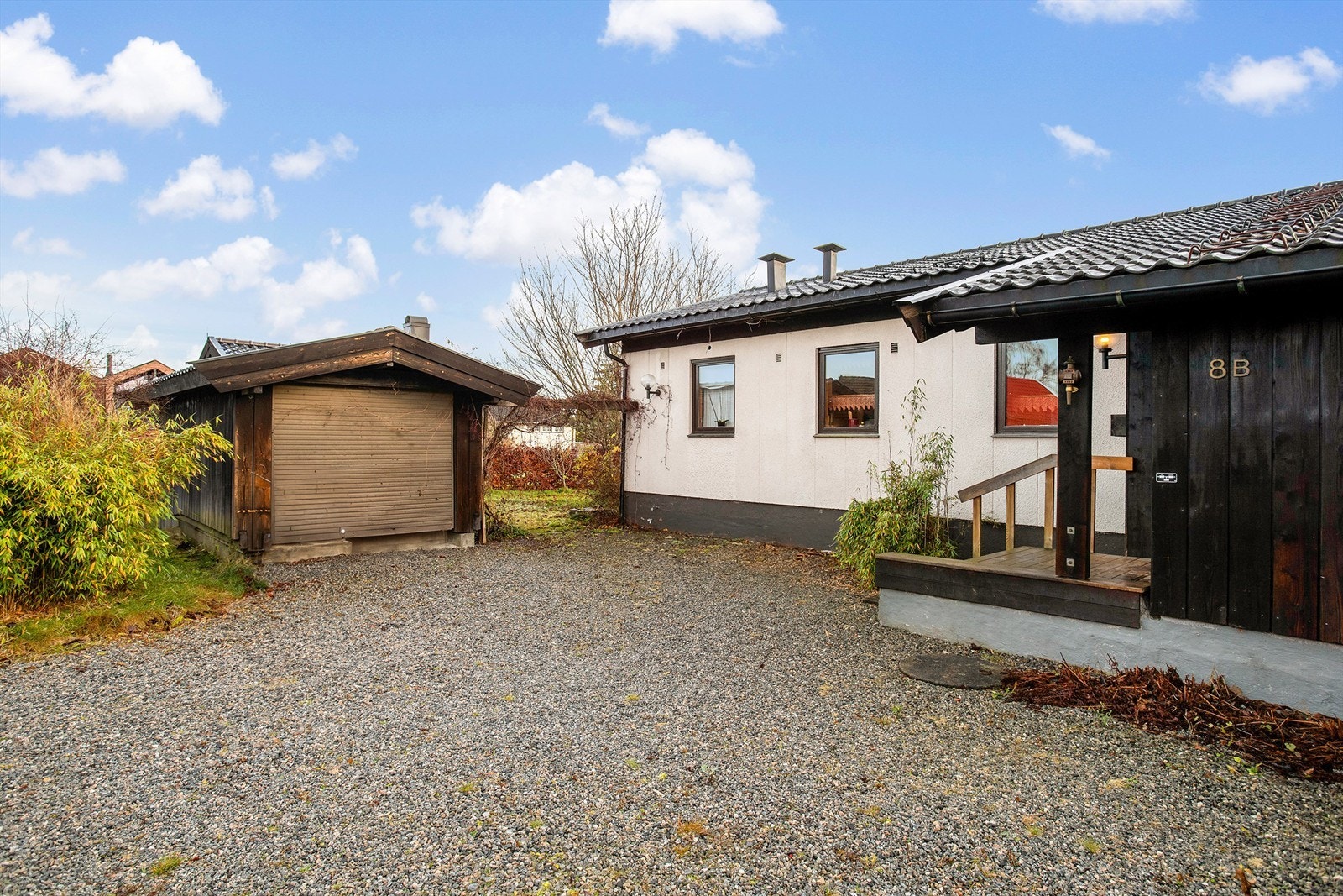 Bygget er eldre og bærer preg av manglende vedlikehold og oppgraderinger Galleribilde