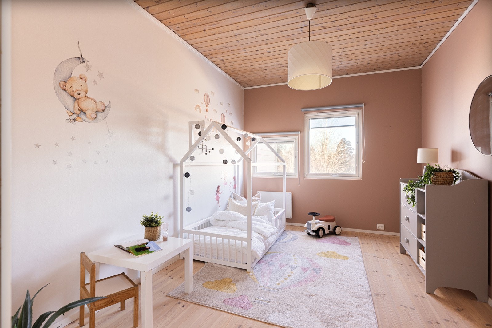 Boligen har tre gode soverom Galleribilde