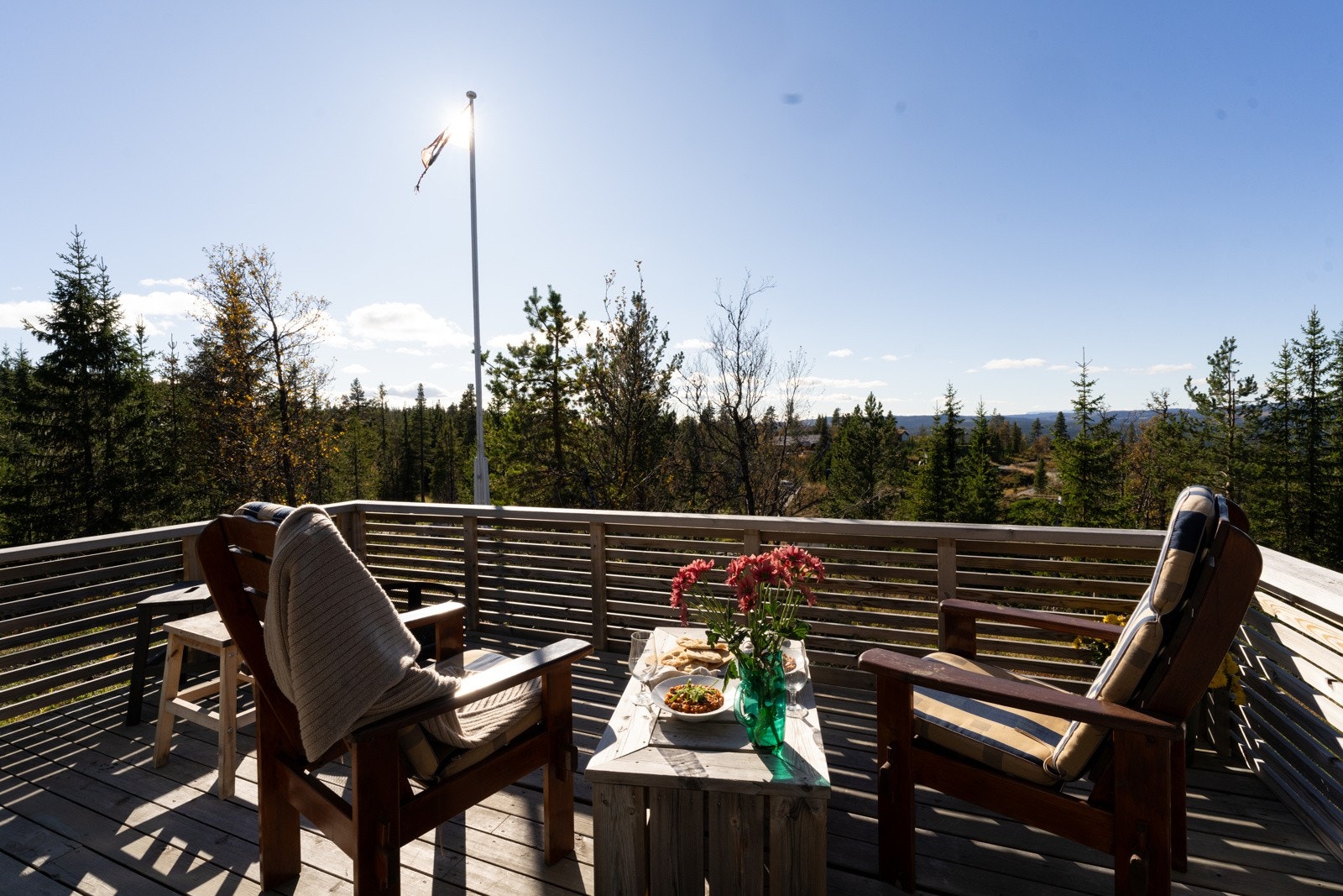 Det er nydelig utsikt fra terrassen. Galleribilde