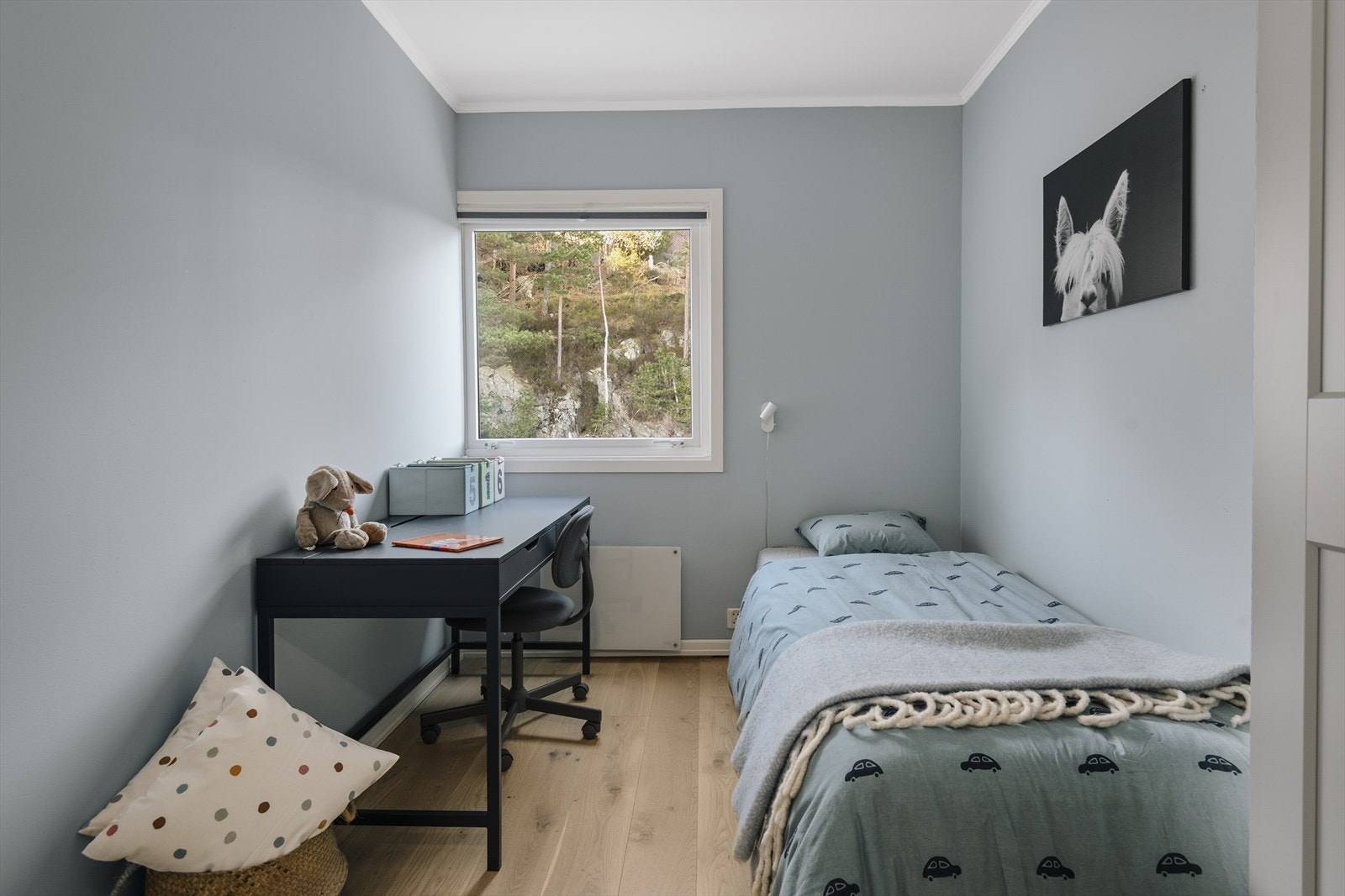 Soverommet måler 7,3 kvm med god plass til seng og garderobe. Galleribilde