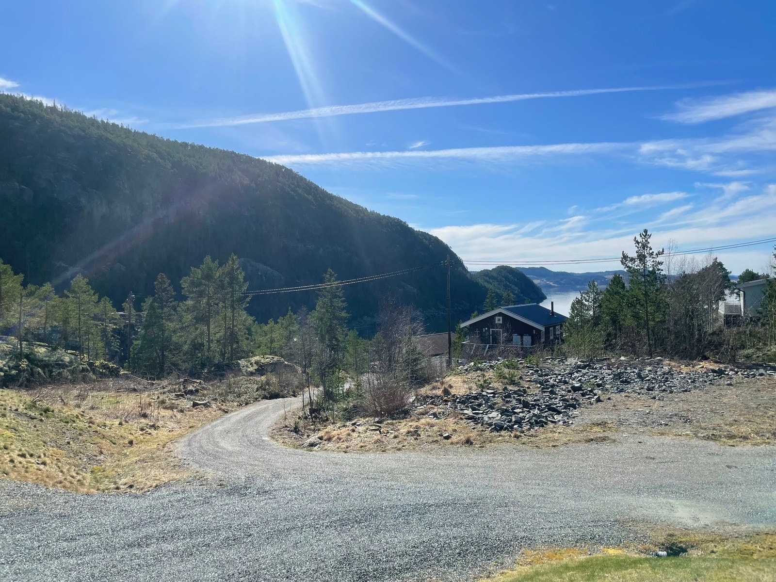 Området byr på flotte utfartsmuligheter med flere turstier i område, fiske i Trondheimsfjorden, båtturer, bading og volleyball m.m. Galleribilde