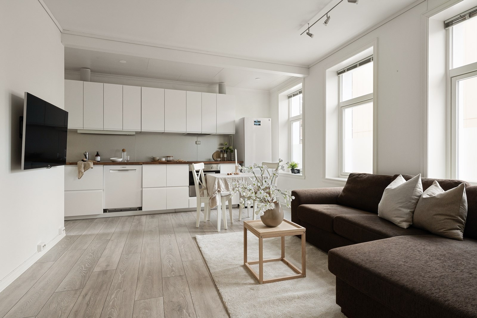 Stuen har god plass til variert innredning. Galleribilde