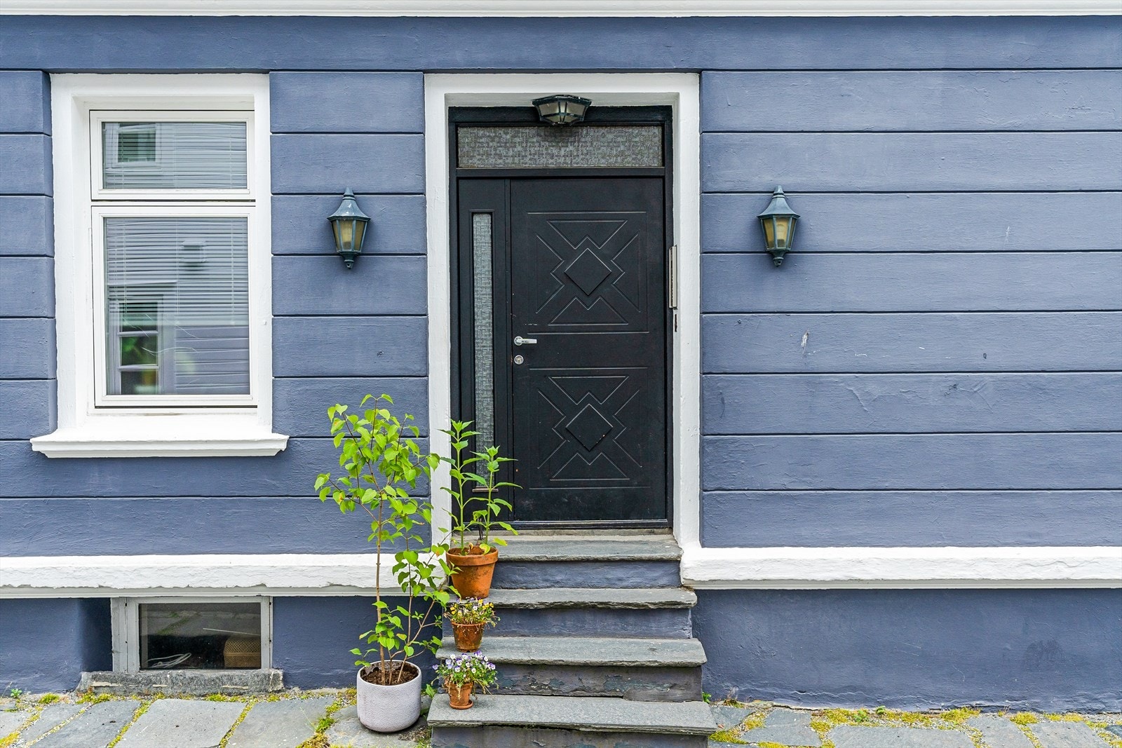 Velkommen inn til denne vakre og sjarmerende bygårds leiligheten på attraktive Nordnes! Galleribilde