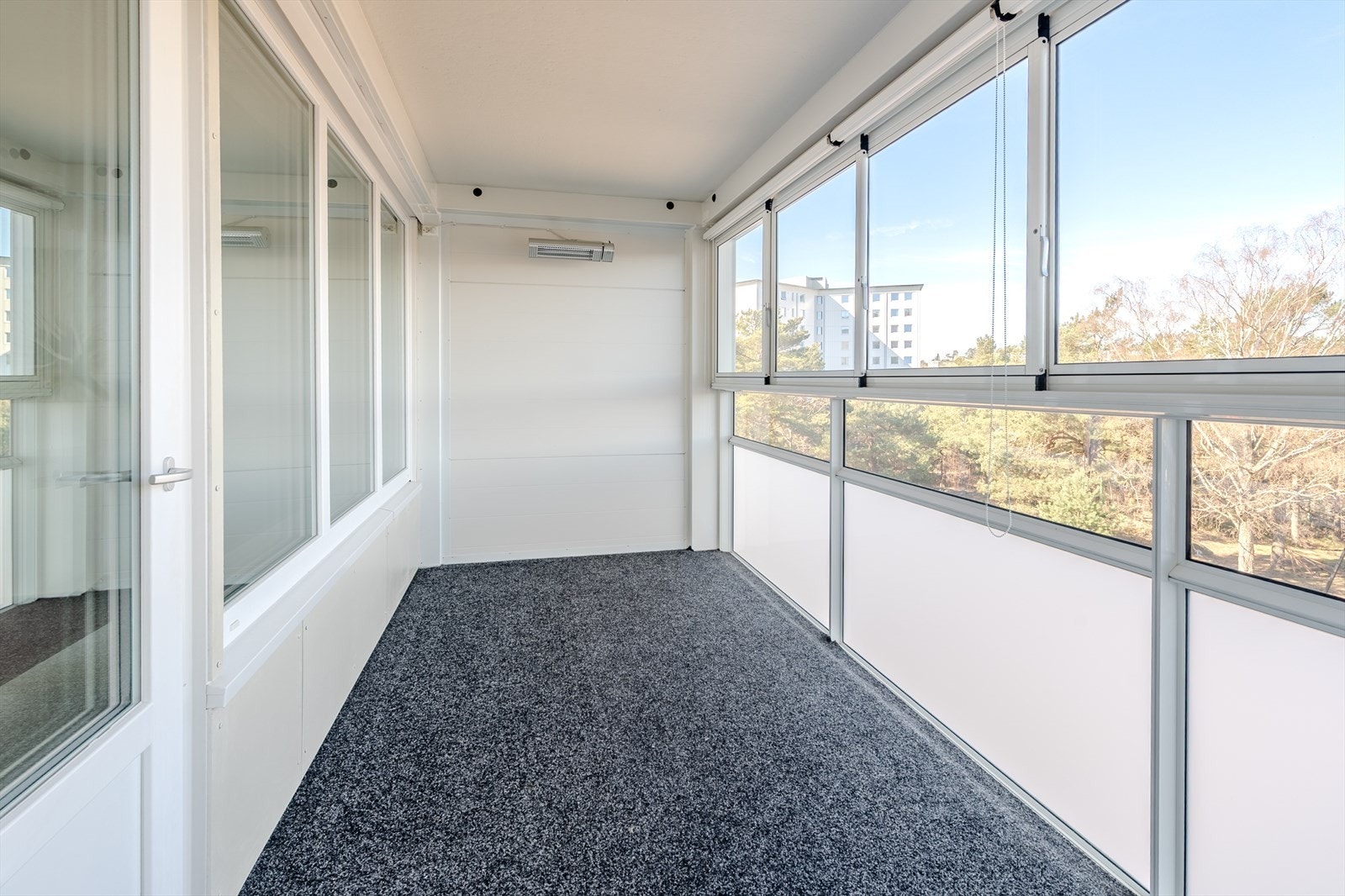 Innglasset balkong på 9 m² Galleribilde