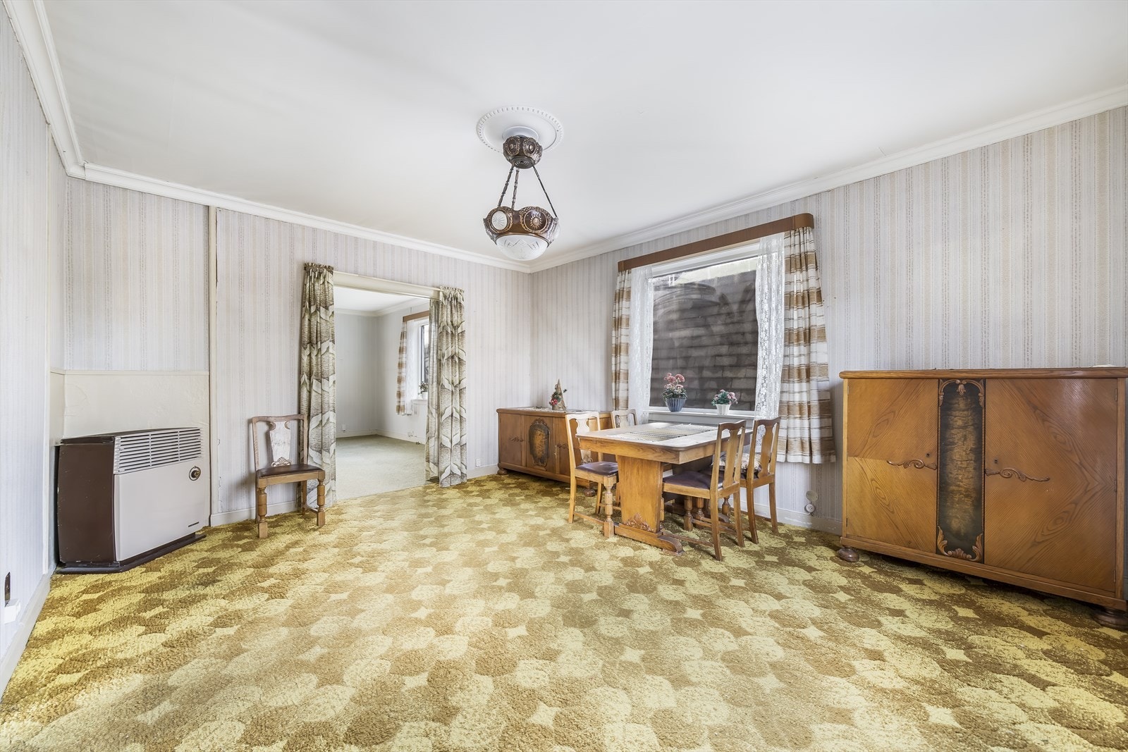 Spisestue i 1. etasje. Galleribilde