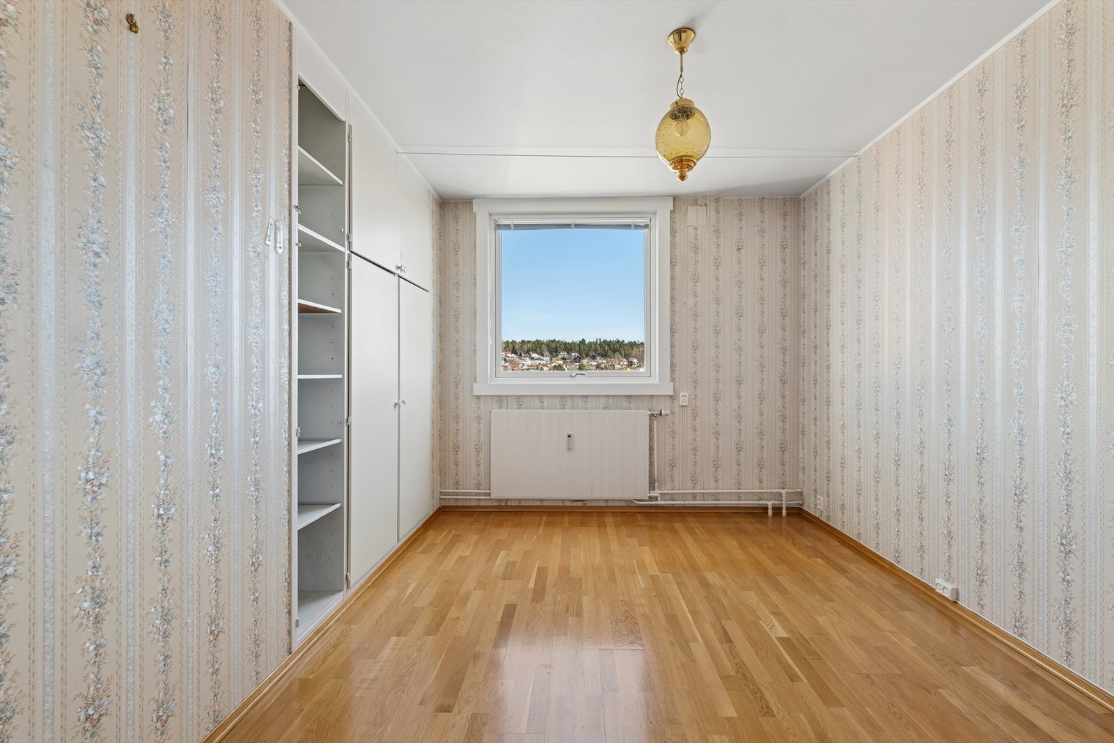 Soverommene er av fine størrelser og er begge utstyrt med garderobeløsninger. Galleribilde