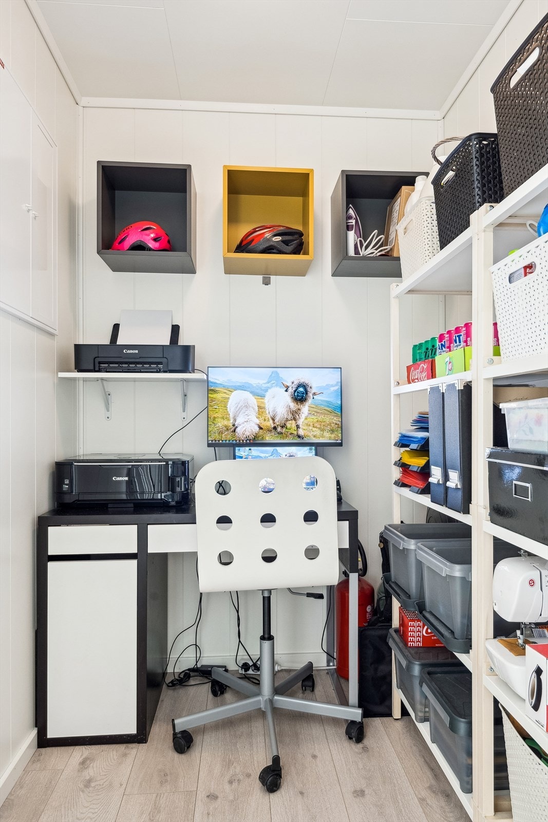 Innvendig bod. Galleribilde