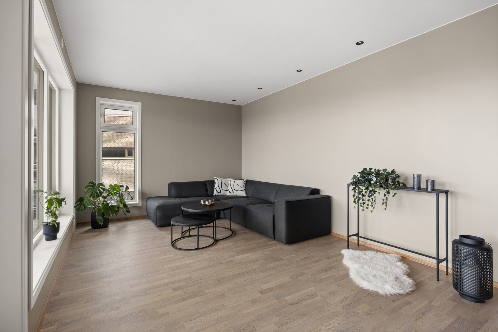 Praktisk planløsning med definerte soner for møblering Galleribilde