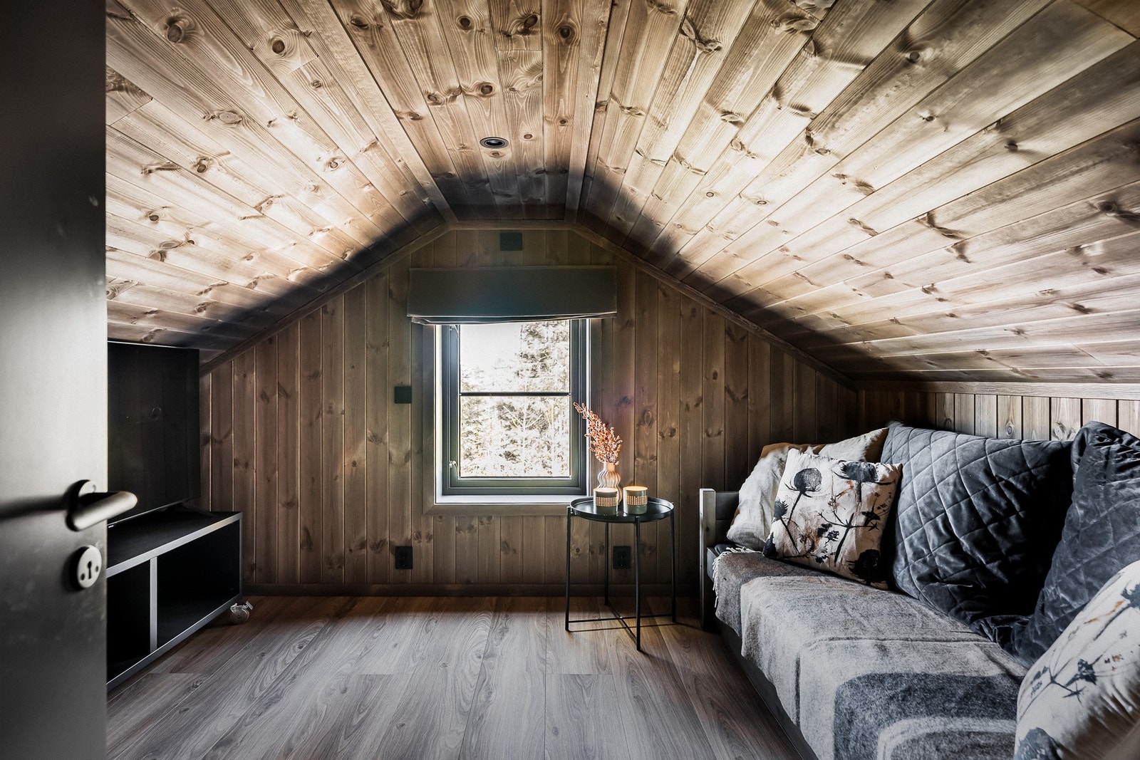 Loftstue eller sengeplasser. Galleribilde