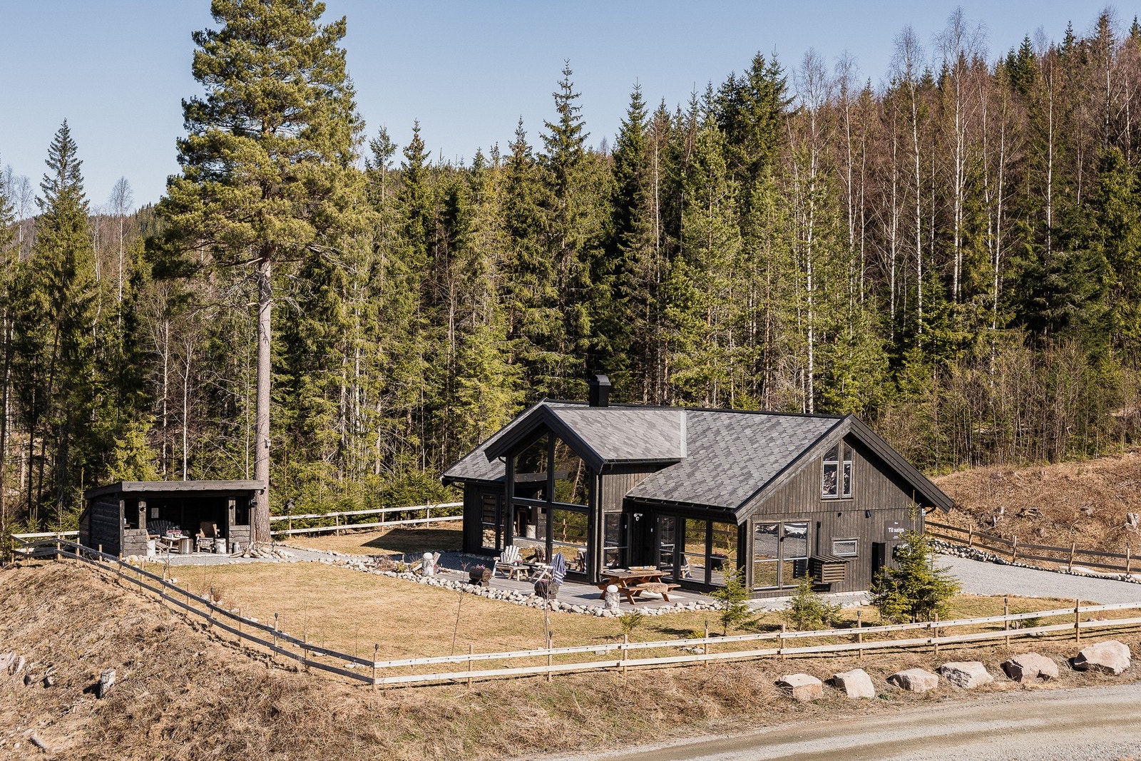 5+ biloppstillingsplasser på egen tomt. Galleribilde