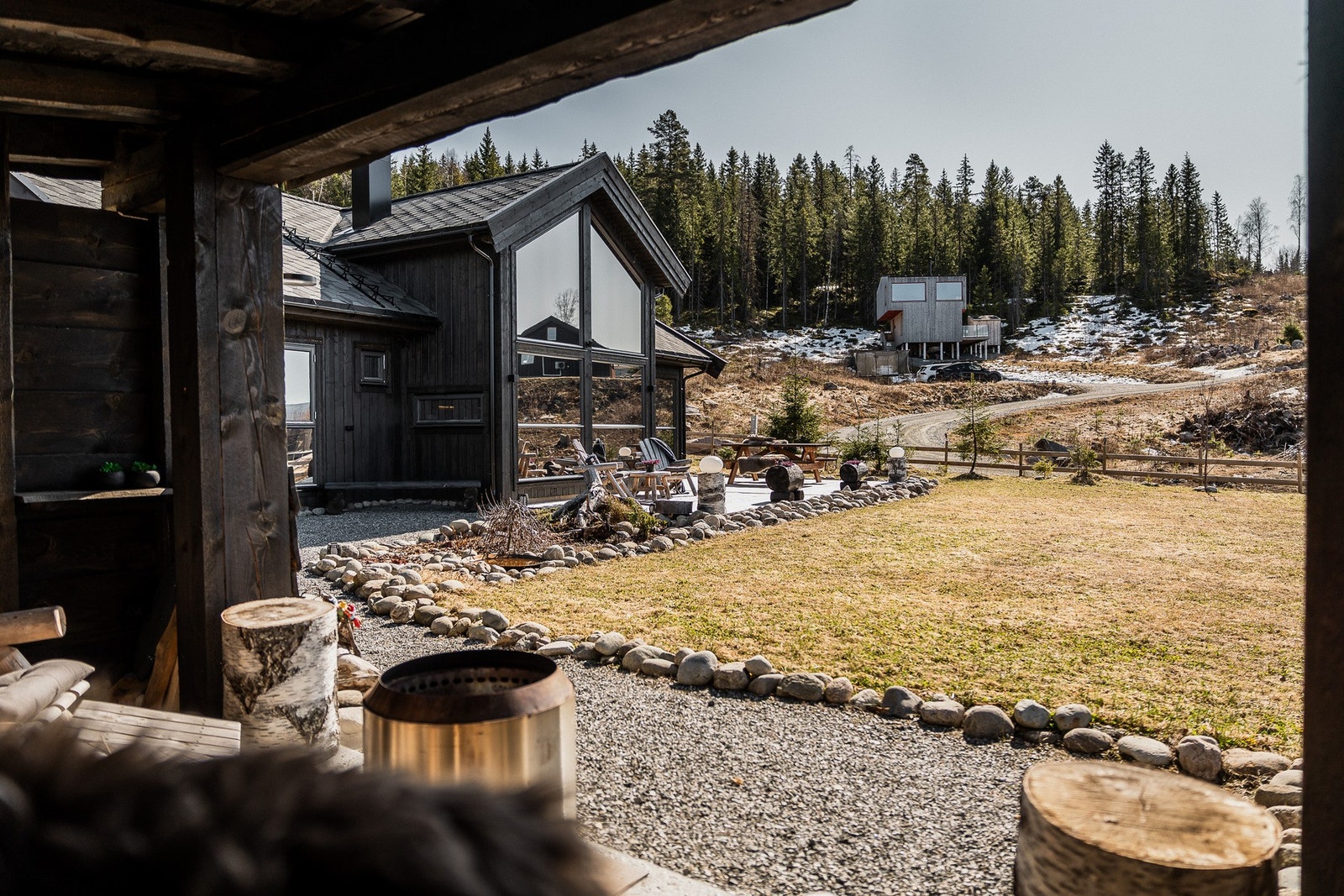 Lettstelt hage. Galleribilde