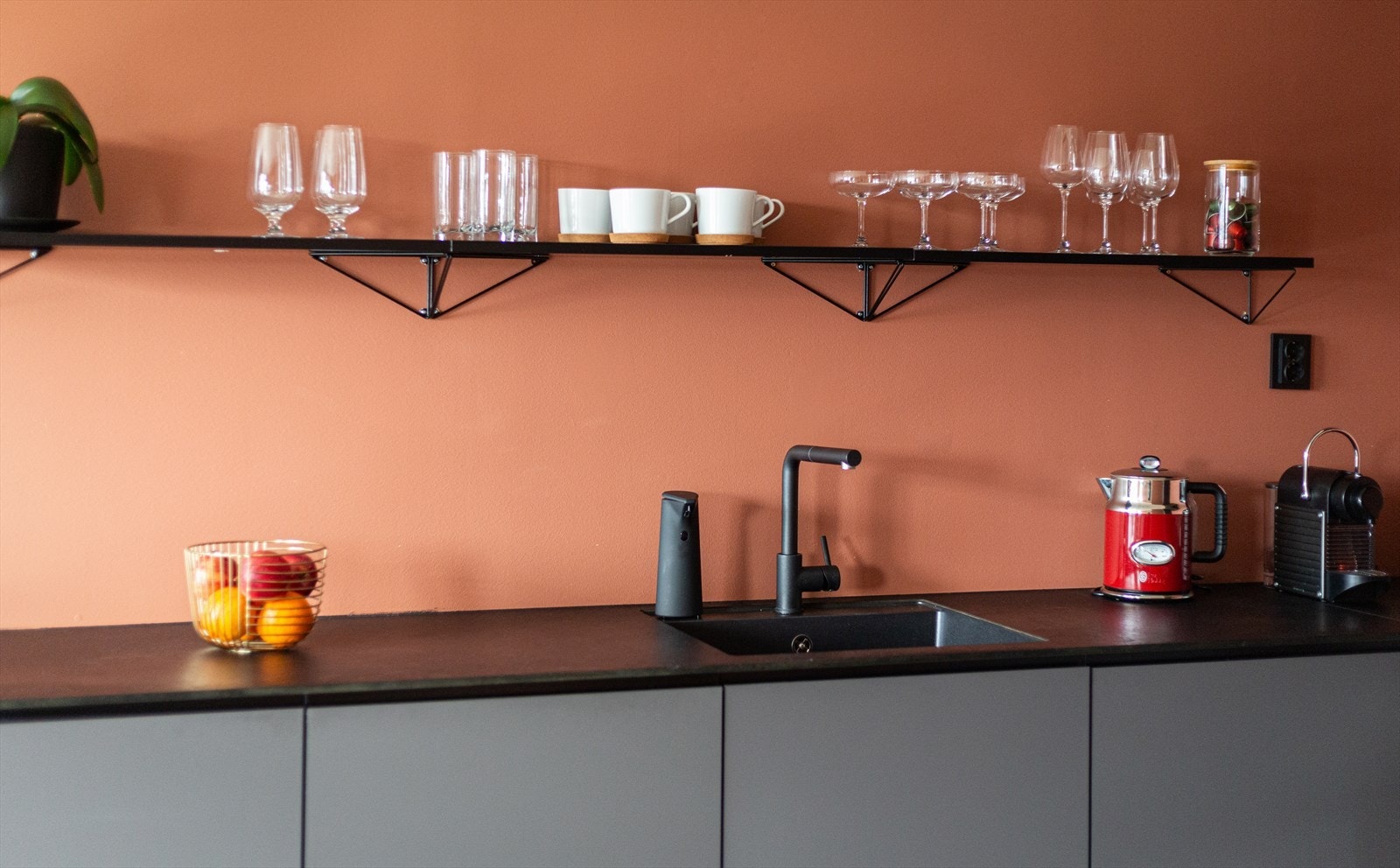 Rikelig med benkeplass. Galleribilde