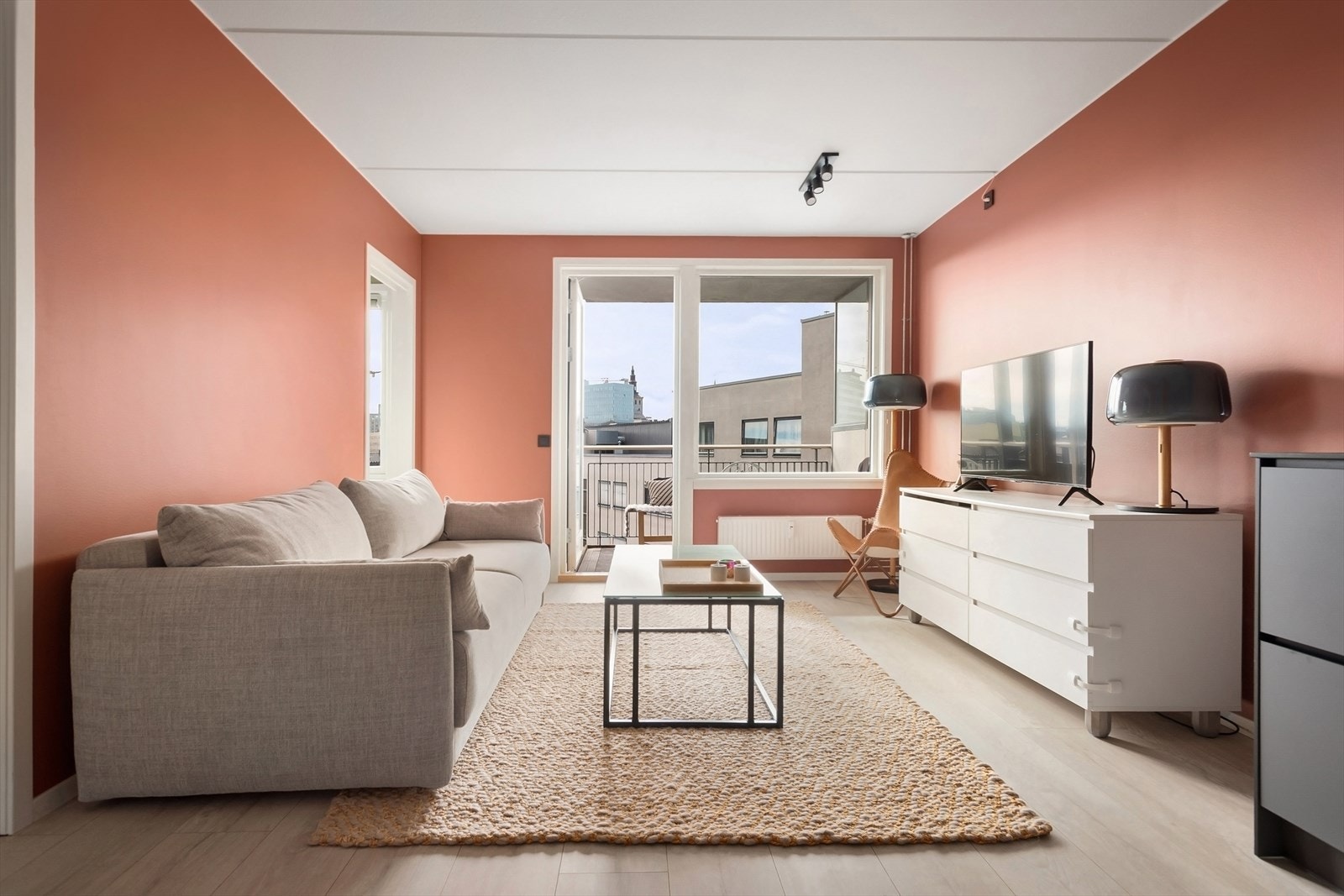 Superfresh stue med lite innsyn. Galleribilde