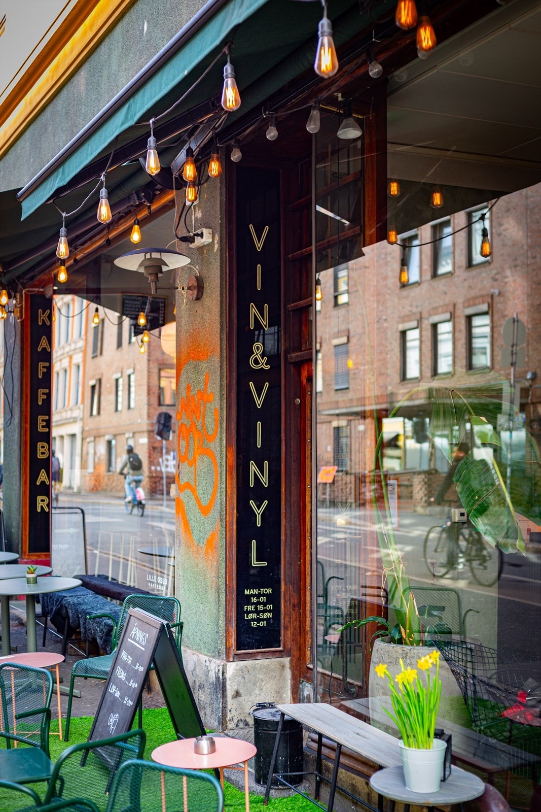 Det er mange kaféer å velge mellom i området. Galleribilde