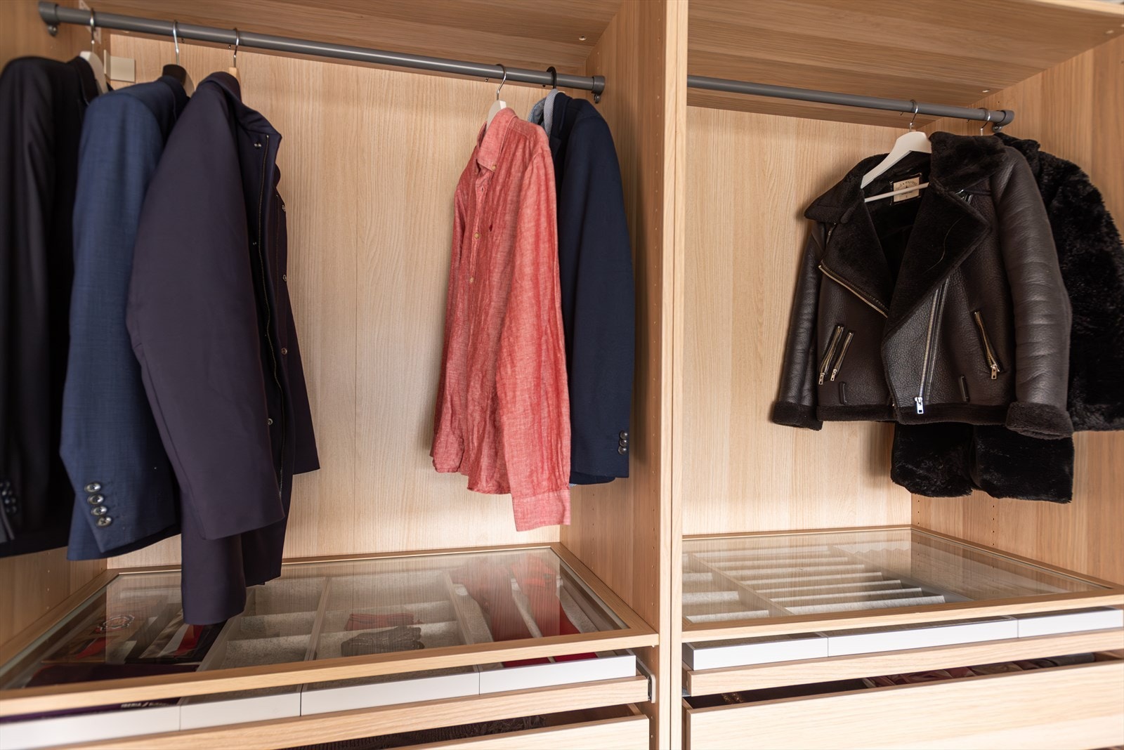 Skapet følger med handelen. Galleribilde