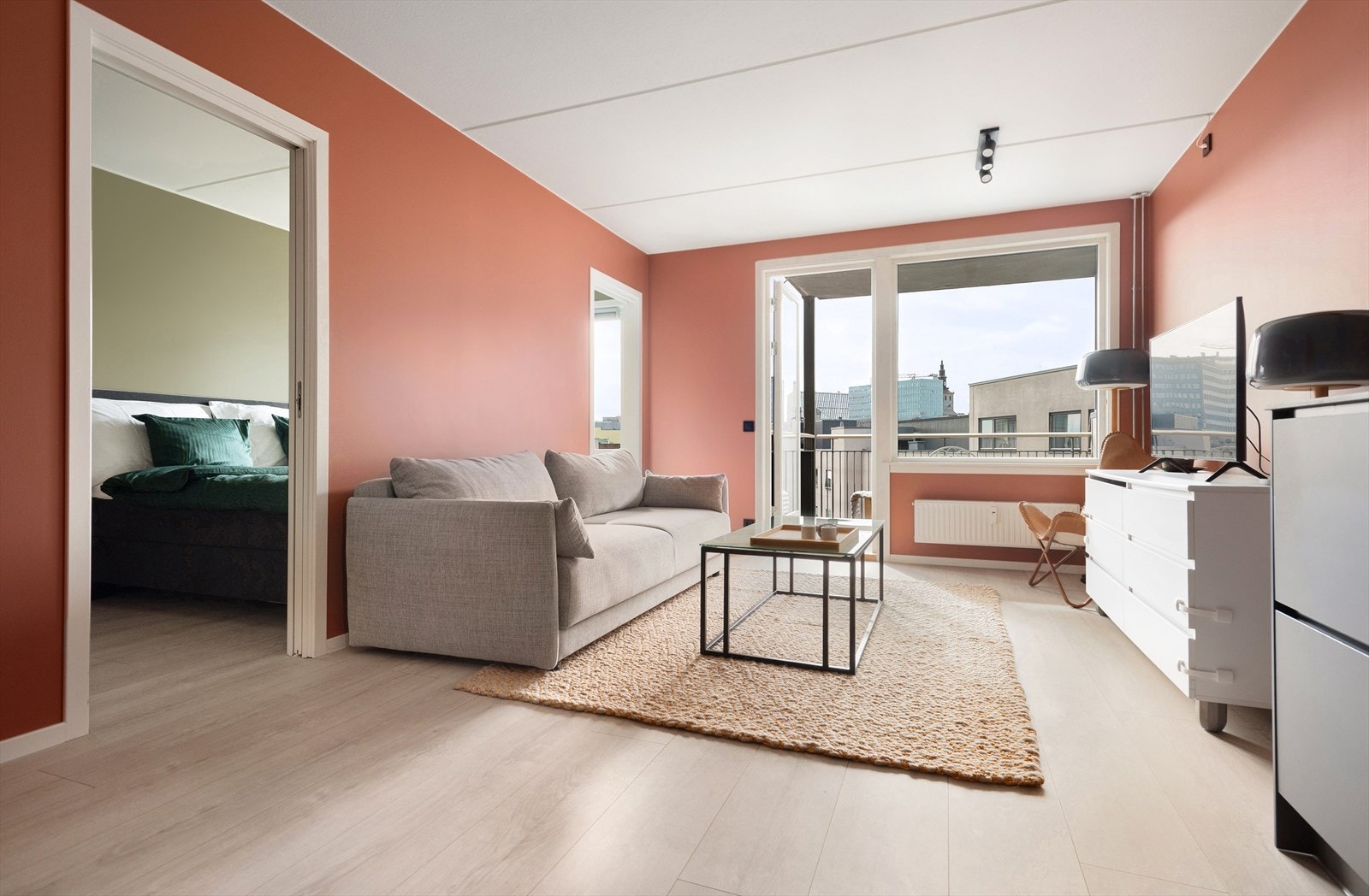 Vendt i sin helhet mot bakgården, for minst mulig støy. Galleribilde