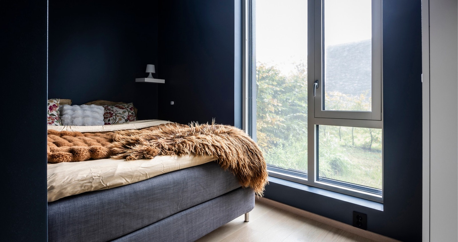 Soverom 2 har adkomst fra hall og har godt med plass til dobbeltseng. Galleribilde