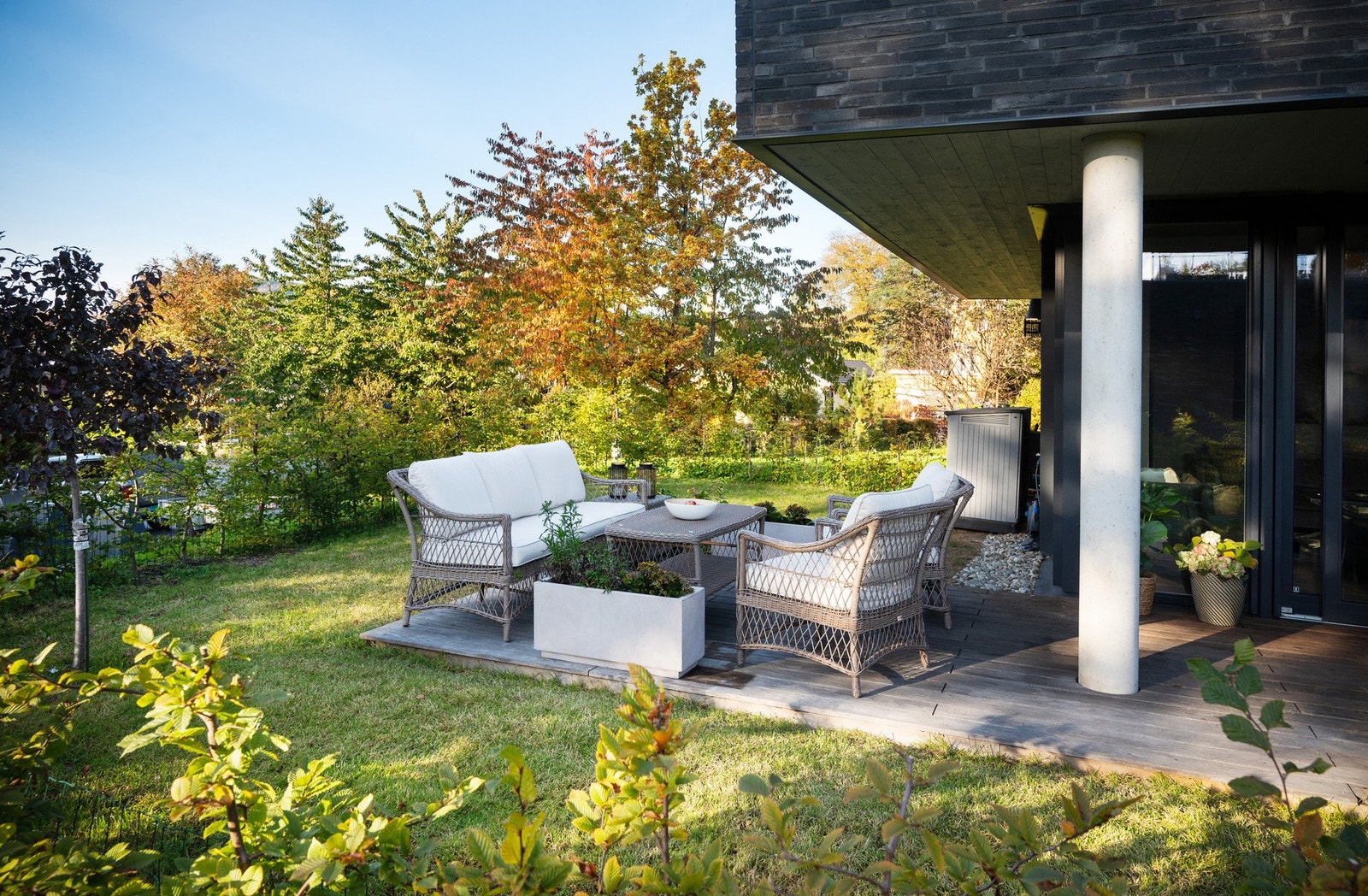 Delvis overbygget terrasse på 19 Kvm. Permanent gasstilførsel for oppkobling av grill, varmlampe etc. Galleribilde