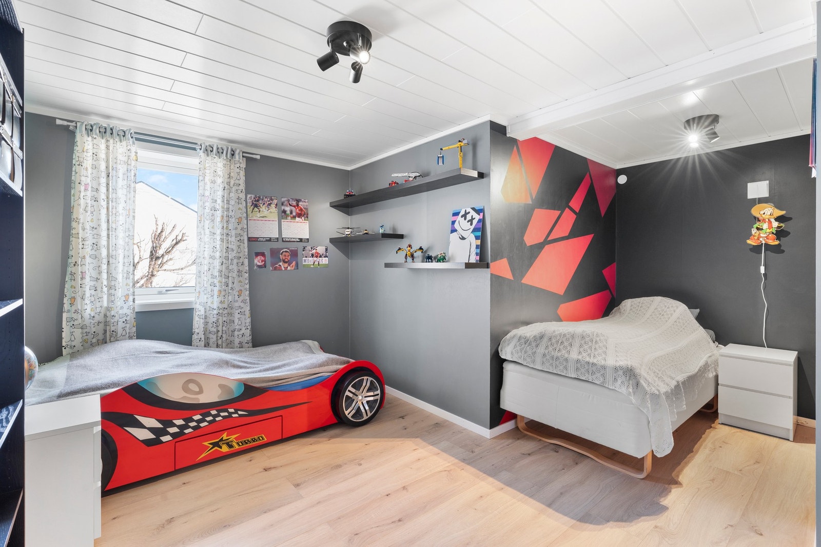 Soverom underetasje Galleribilde