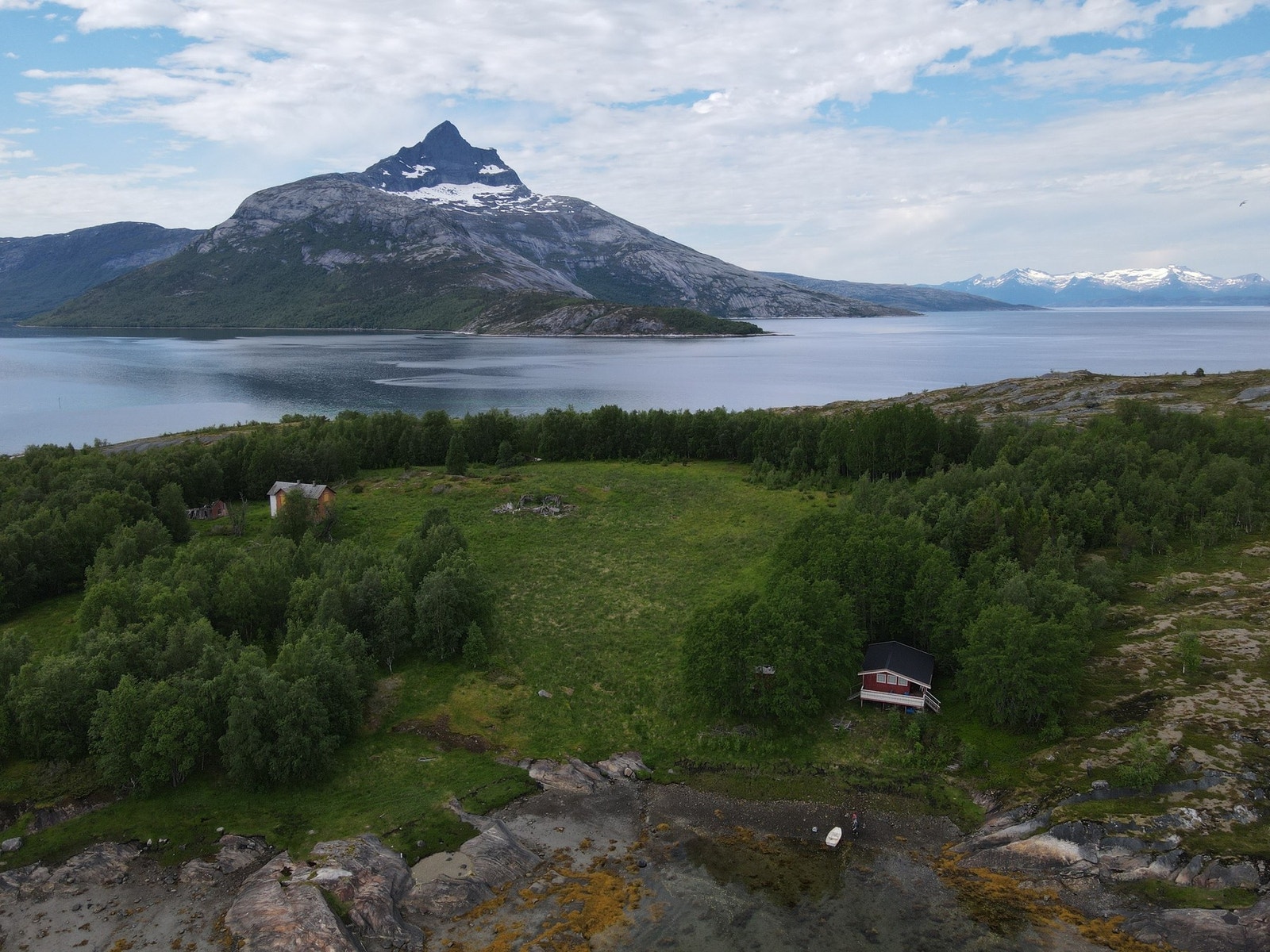 Utsikten fra hytta er spektakulær Galleribilde