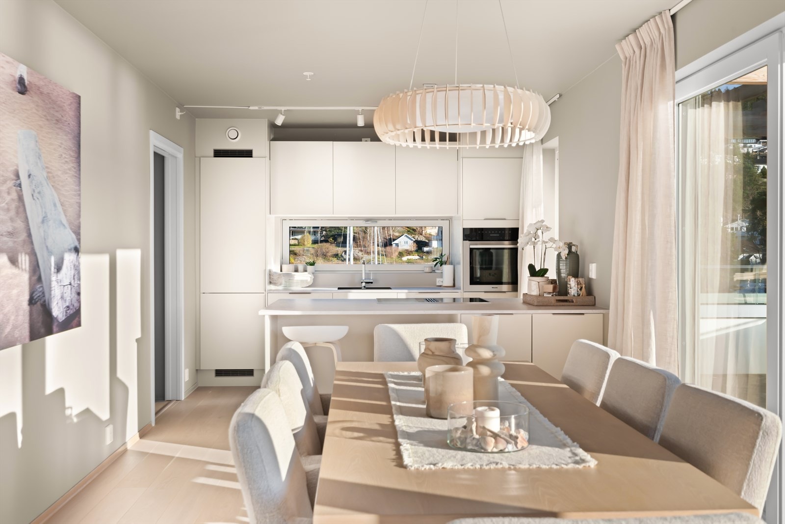 Her er plass til stort spisebord. Galleribilde