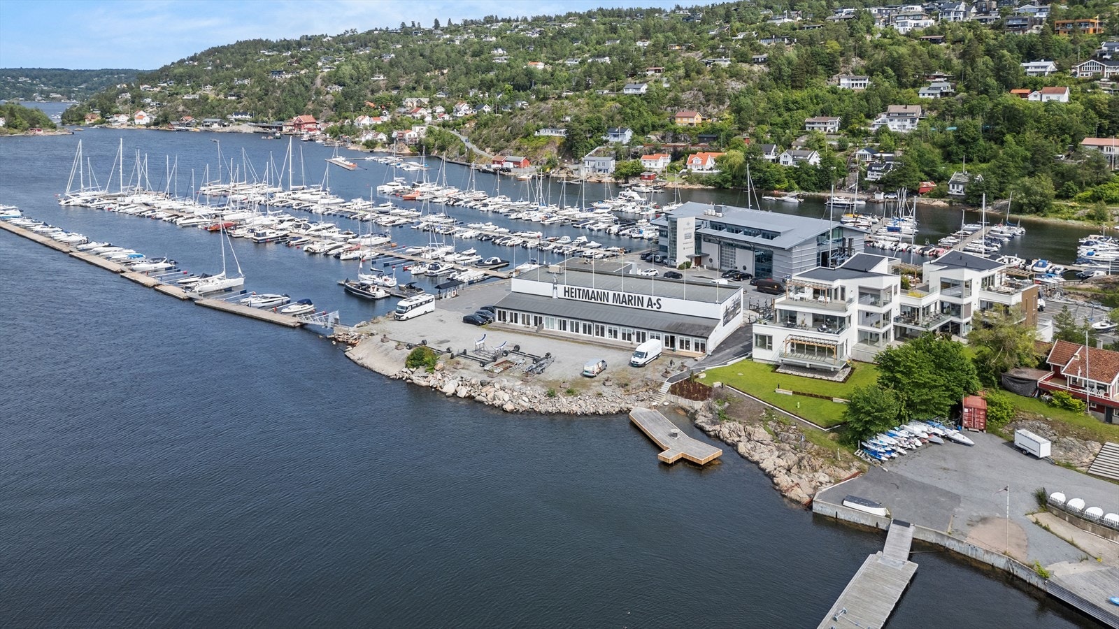 Ca. 1. kilometer utenfor Drøbak sentrum. Galleribilde